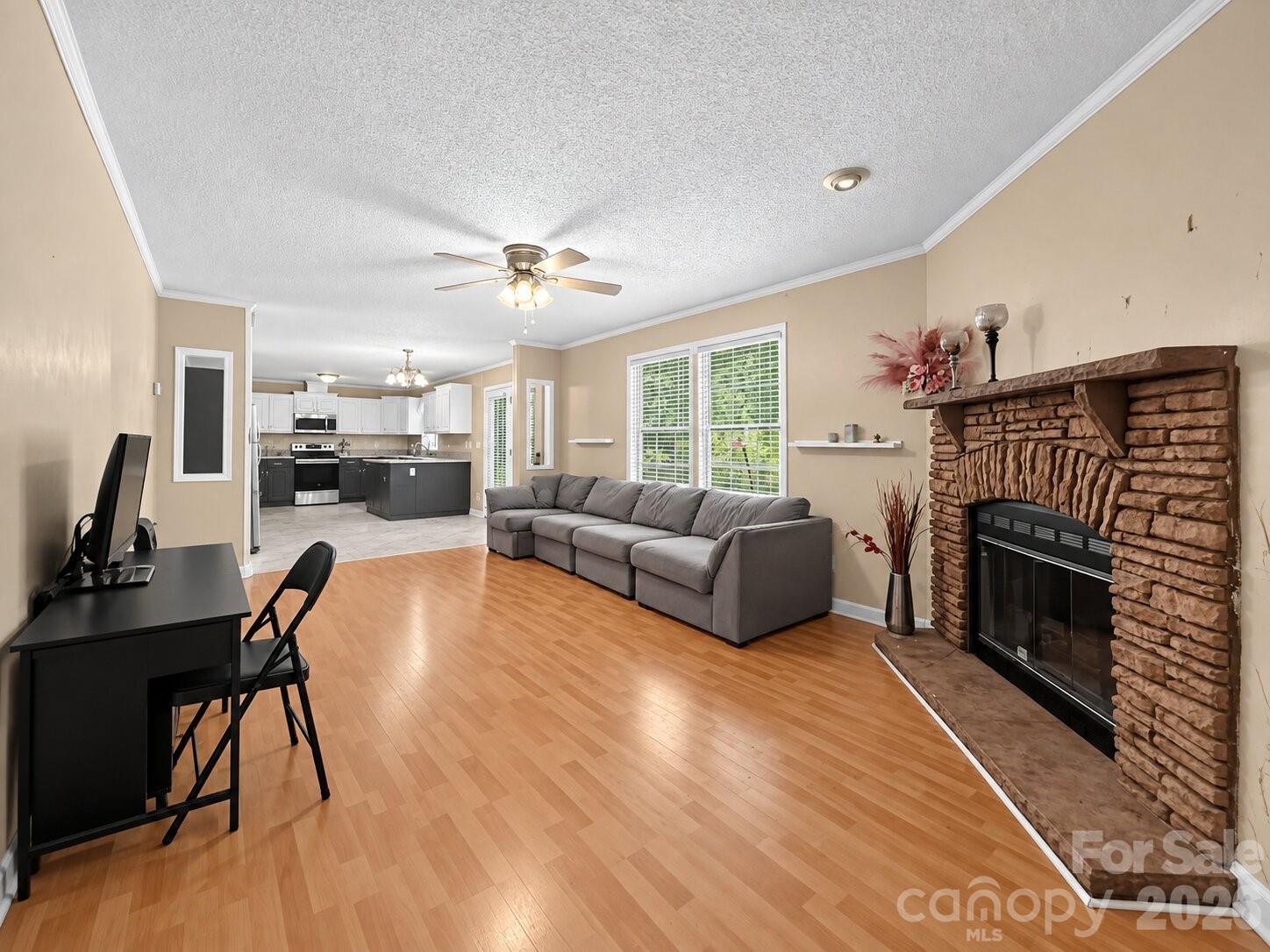Single Family Residence at 34 Justin Lane, Cameron, photo 8 of 27