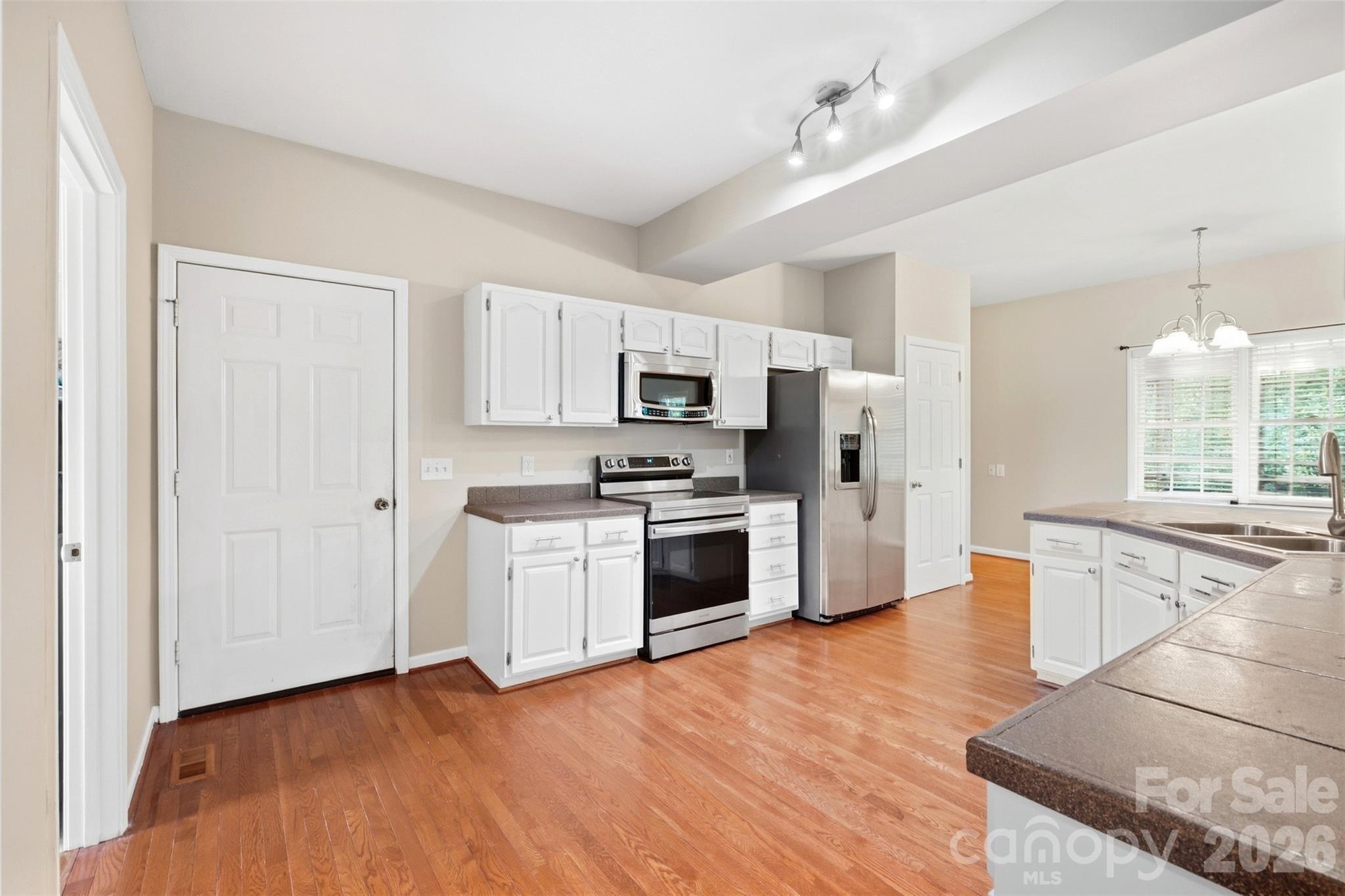 Single Family Residence at 2591 Chandy Street, Newton, photo 13 of 43