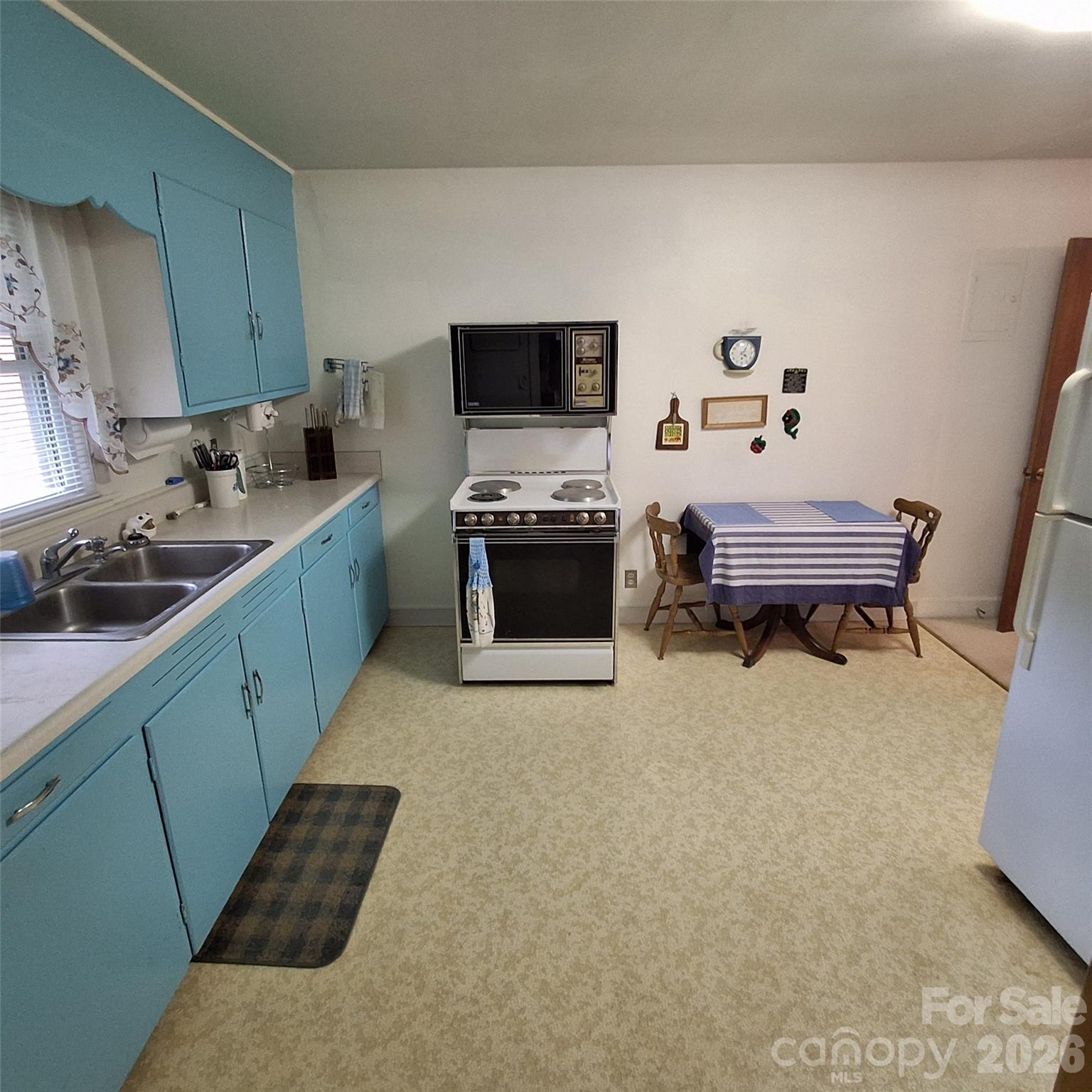 Single Family Residence at 48 Westgate Road, Asheville, photo 11 of 22