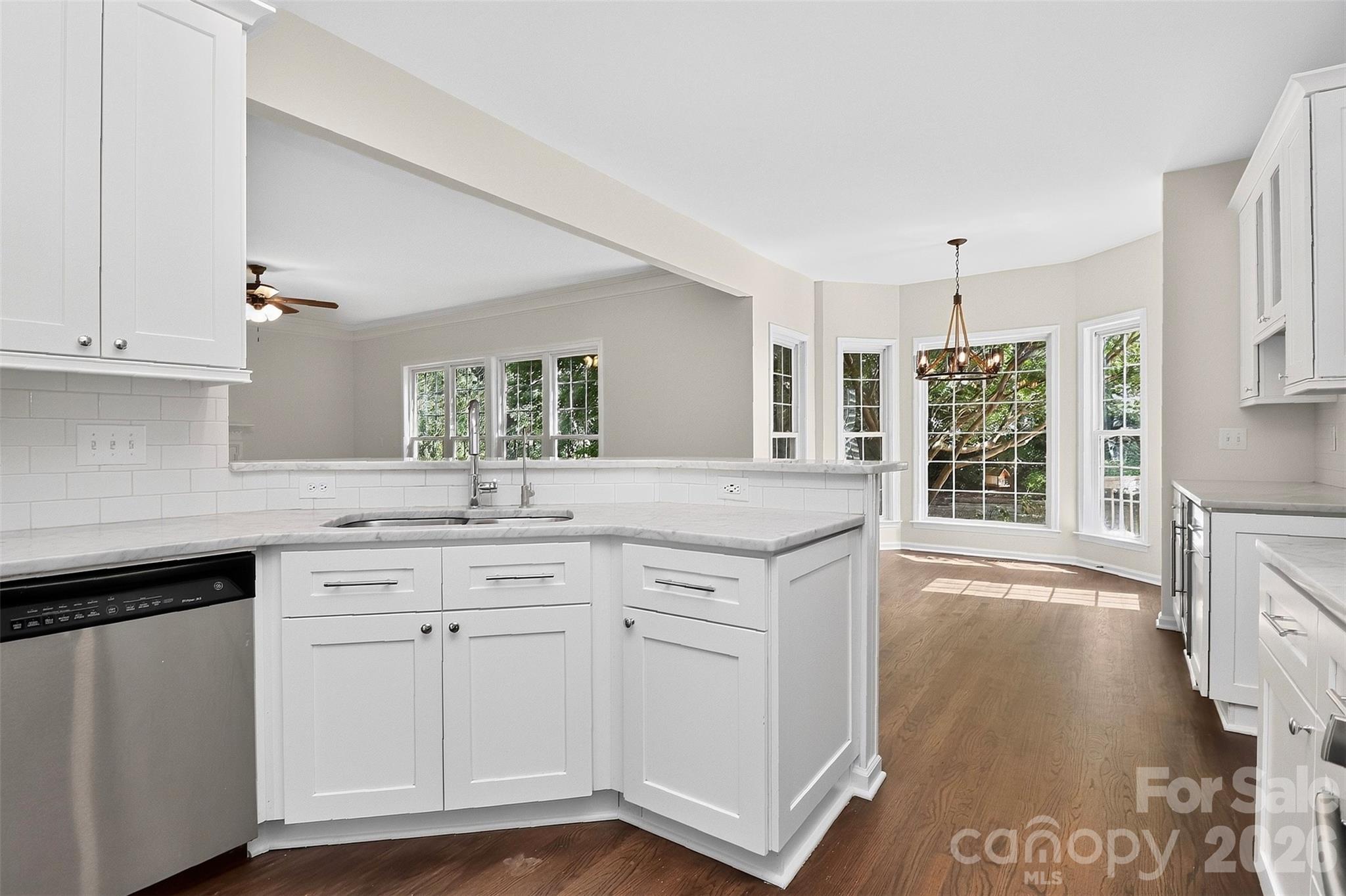 Single Family Residence at 8915 Whittingham Drive, Waxhaw, photo 14 of 48