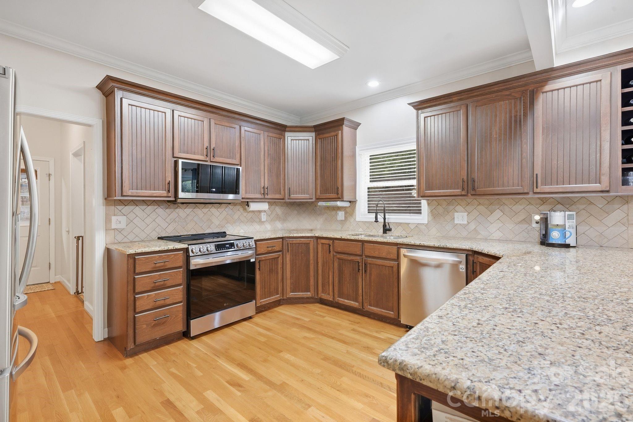 Kitchen - Main Level - 2055 Tiger Paw Lane, York