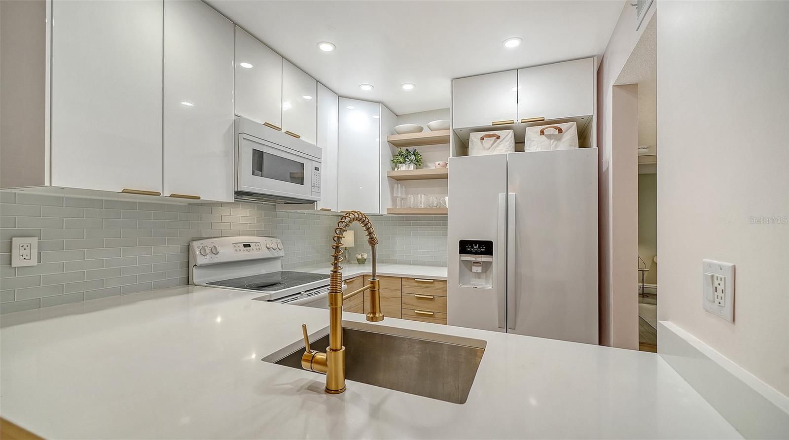 Condominium at 740 WHITE PINE TREE RD #205, VENICE, photo 14 of 61