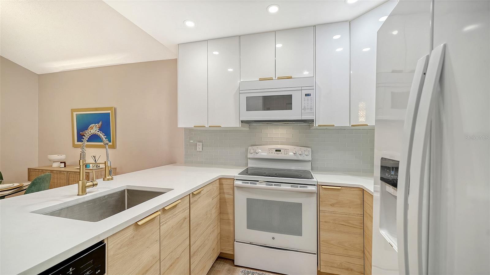 Condominium at 740 WHITE PINE TREE RD #205, VENICE, photo 15 of 61