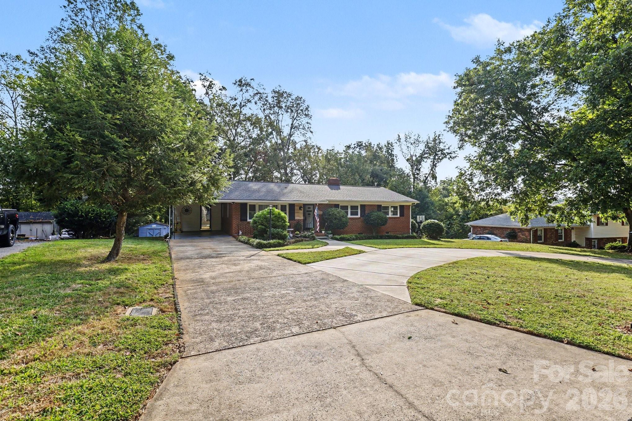 Single Family Residence at 1910 Wildwood Road, Gastonia, photo 2 of 42