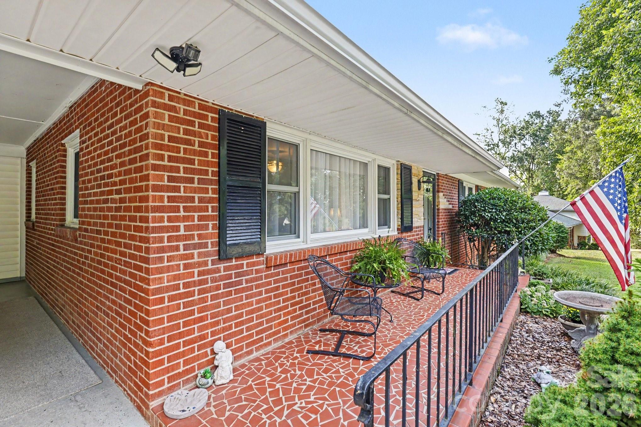 Single Family Residence at 1910 Wildwood Road, Gastonia, photo 6 of 42
