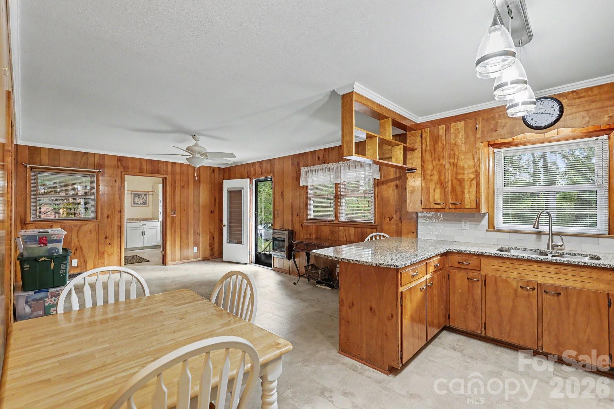 Single Family Residence at 1910 Wildwood Road, Gastonia, photo 16 of 42