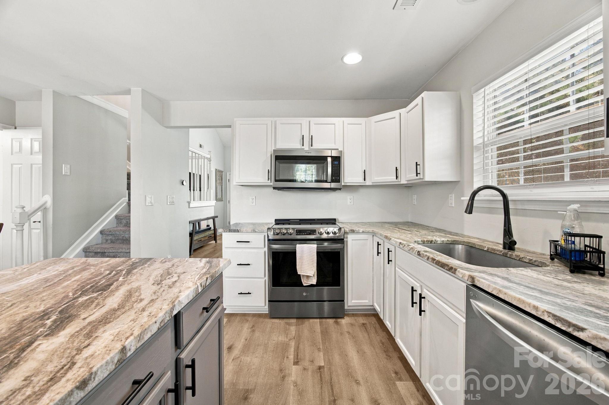 Townhouse at 931 Par One Court, Fort Mill, photo 6 of 23
