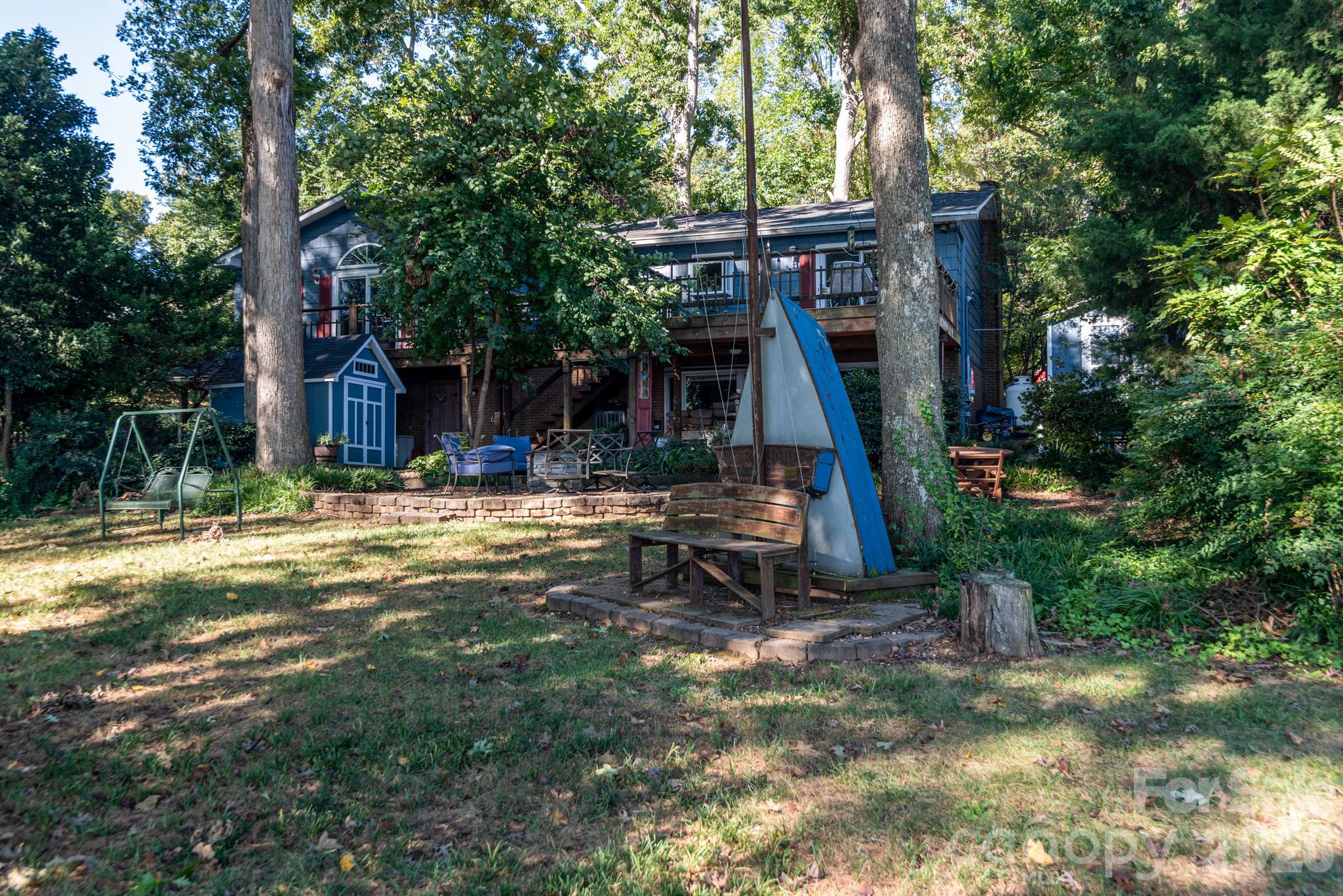 Big back yard - 7889 Tradewinds Drive, Sherrills Ford