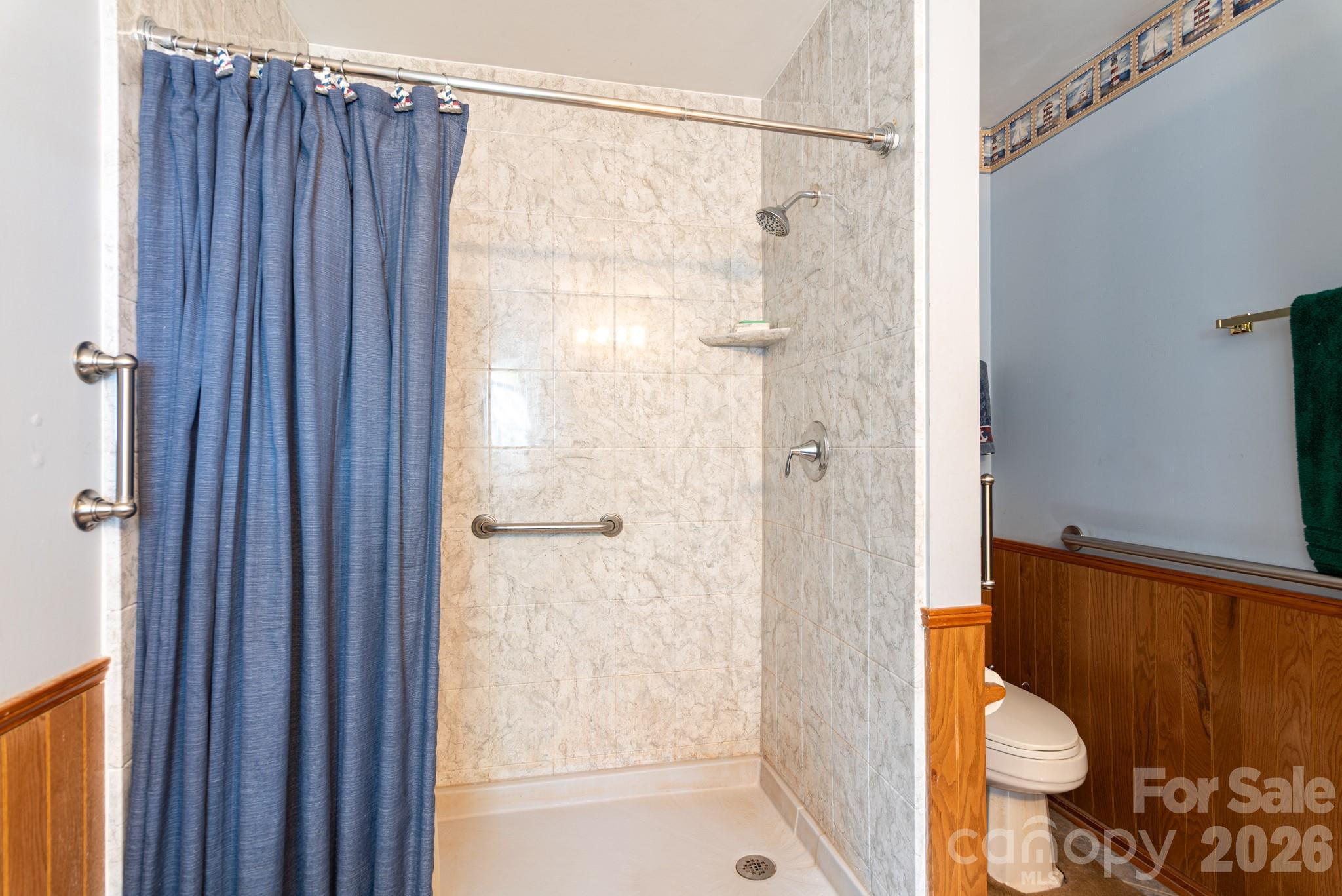 Masterbathroom shower - 7889 Tradewinds Drive, Sherrills Ford
