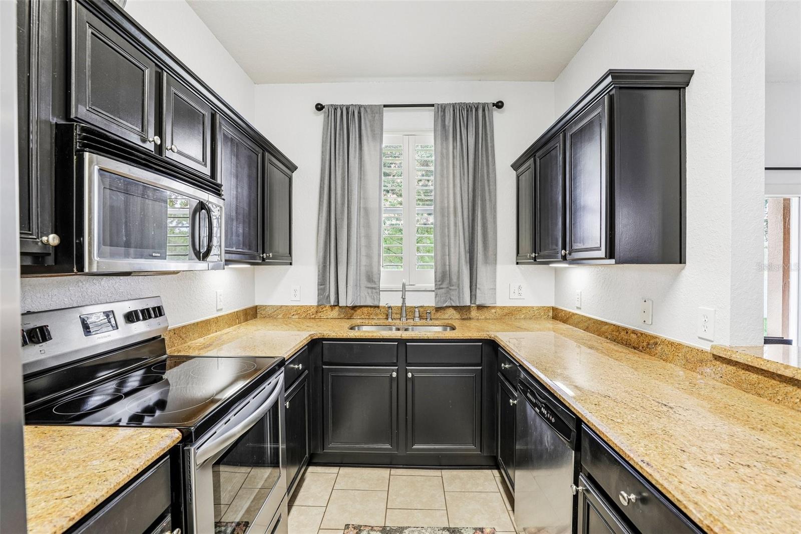 Condominium at 3428 CALABRIA AVE, DAVENPORT, photo 17 of 53