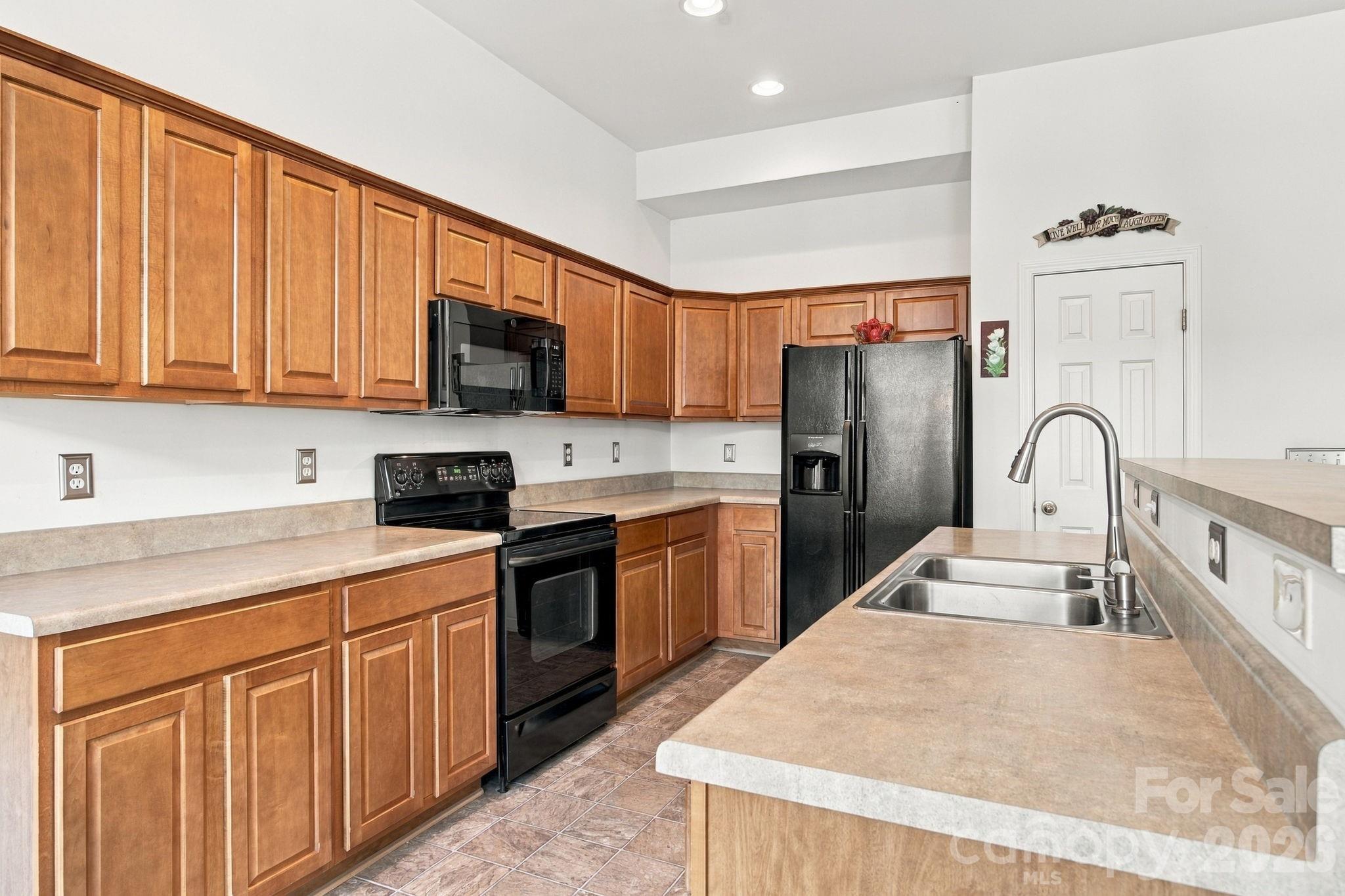 Single Family Residence at 2723 Sunberry Lane NW, Concord, photo 12 of 29