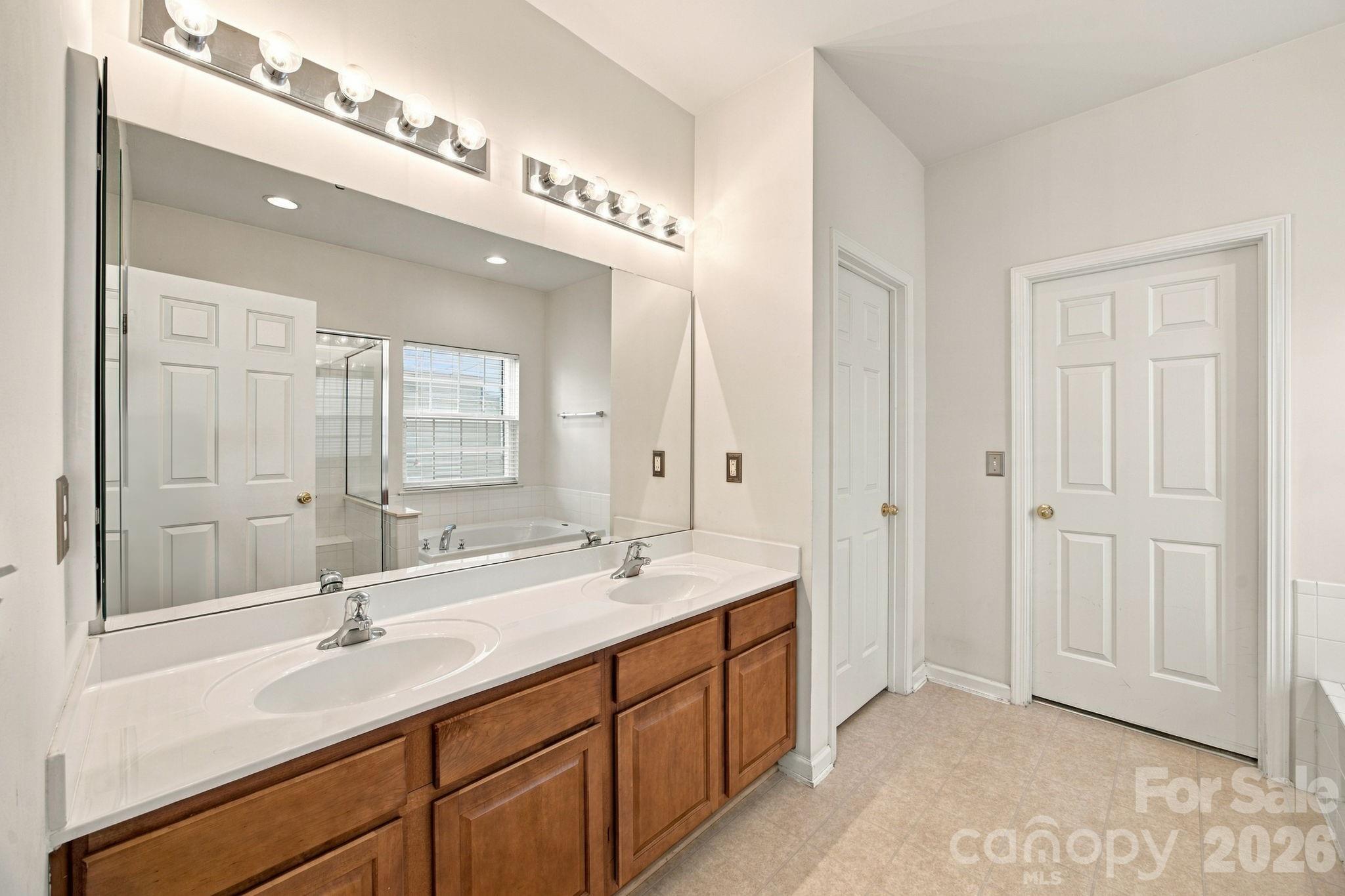 Single Family Residence at 2723 Sunberry Lane NW, Concord, photo 18 of 29
