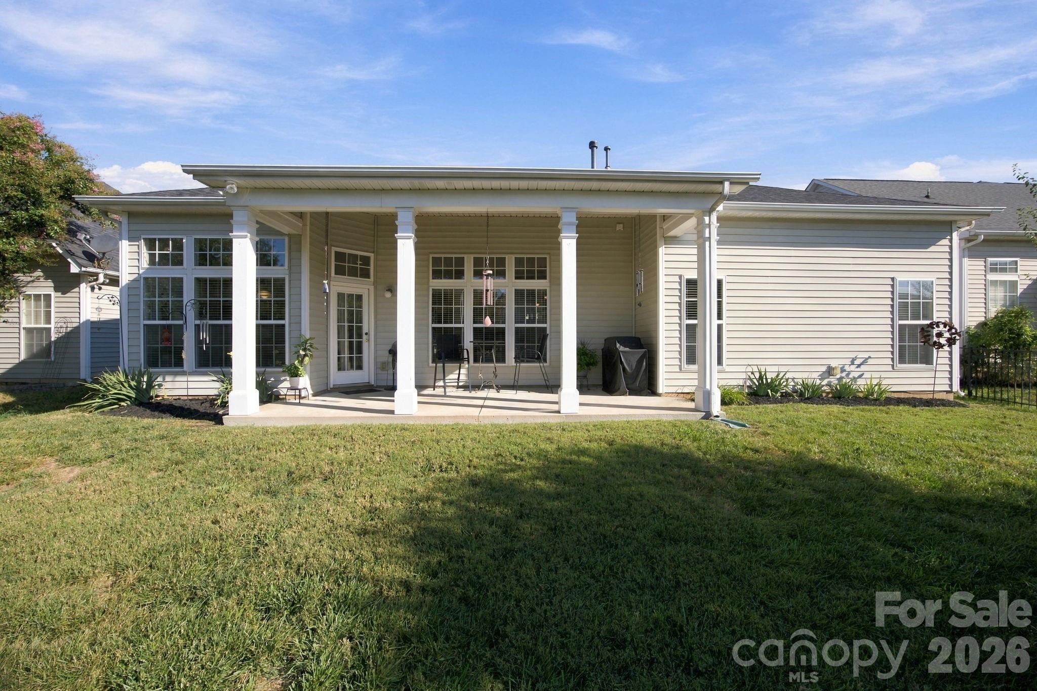 Single Family Residence at 2723 Sunberry Lane NW, Concord, photo 2 of 29