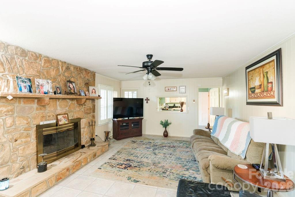 Great room - 217 Salisbury Street, Rockwell
