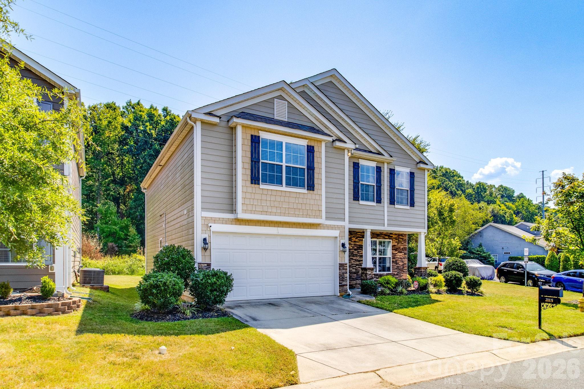 Single Family Residence at 2115 Fieldstone Gate Cove, Monroe, photo 3 of 40