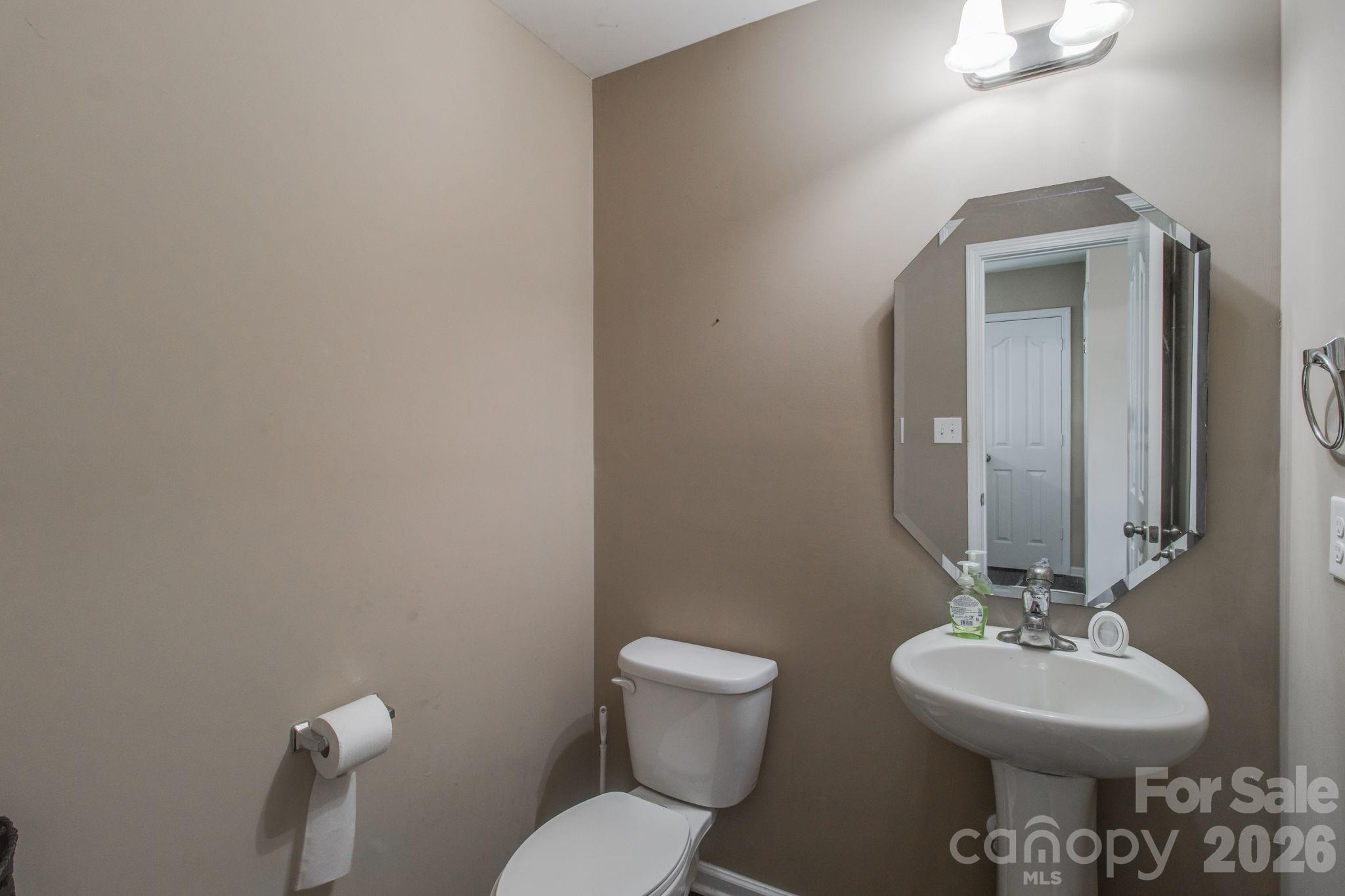 Single Family Residence at 2115 Fieldstone Gate Cove, Monroe, photo 15 of 40