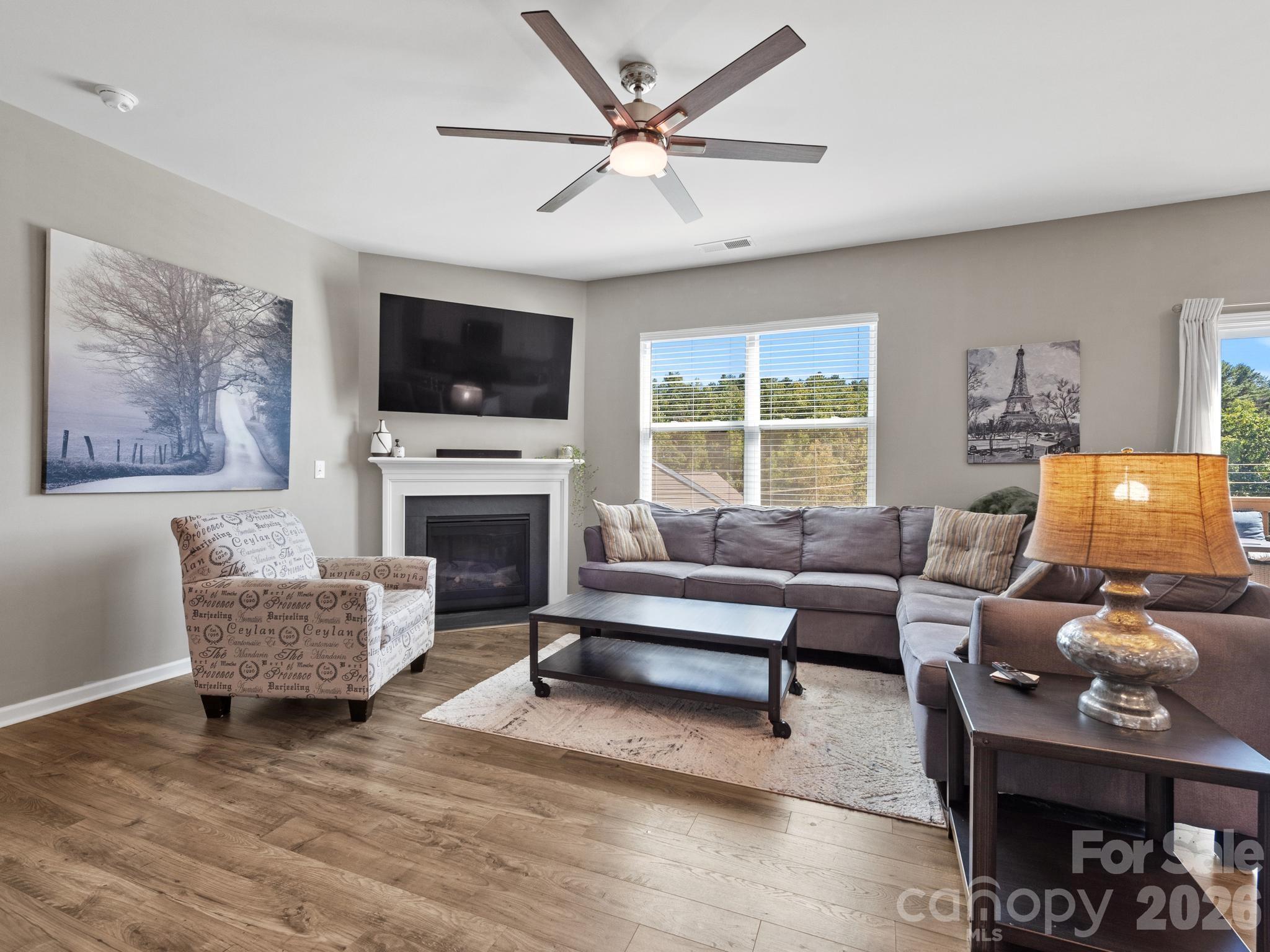 Gas Fireplace - 166 Amblers Knoll Road, Weaverville