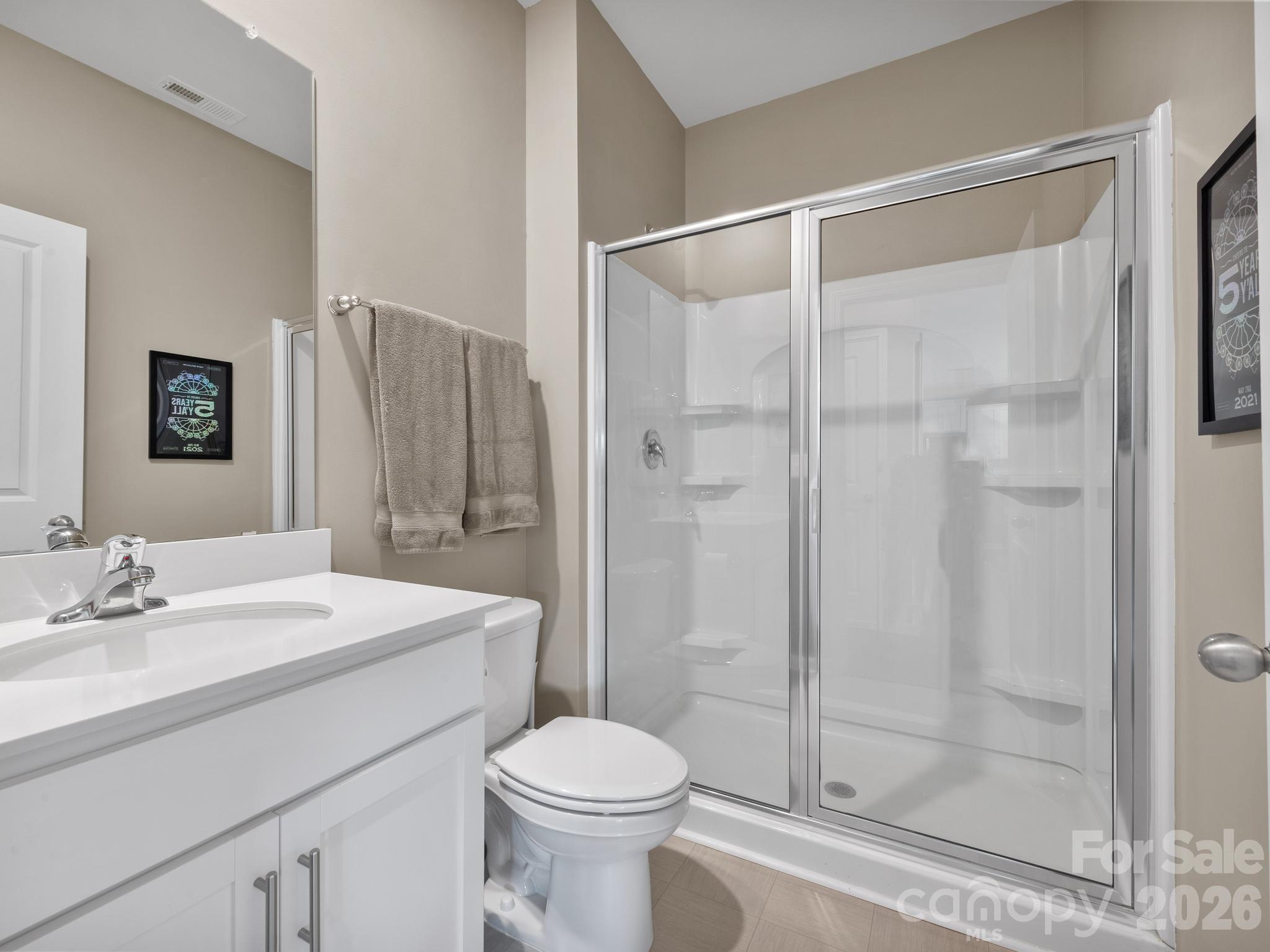 Main Level Full Bath - 166 Amblers Knoll Road, Weaverville