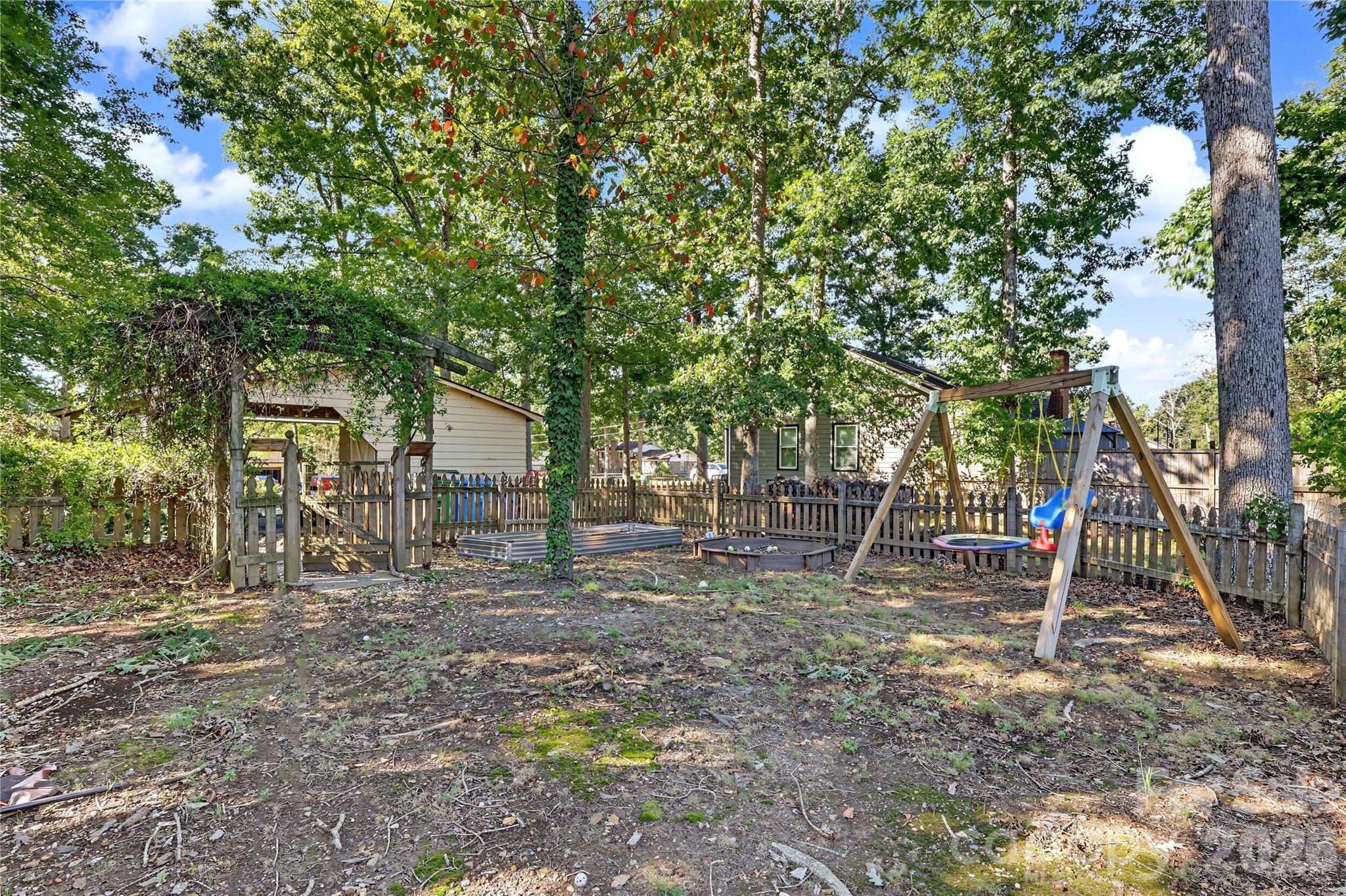 Single Family Residence at 1610 Springhaven Circle, Albemarle, photo 4 of 39
