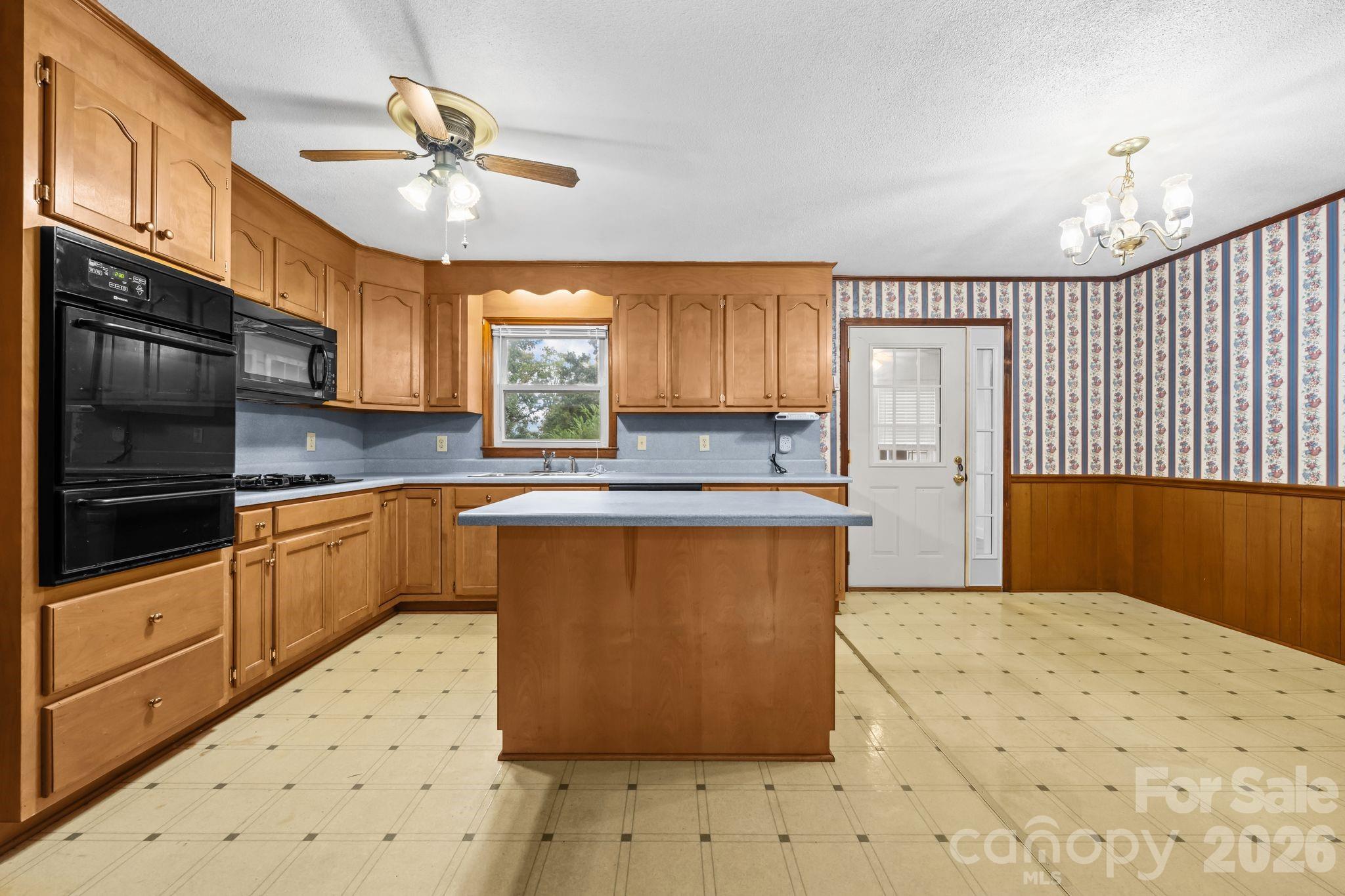 Kitchen - 117 Tremont Terrace, Bessemer City