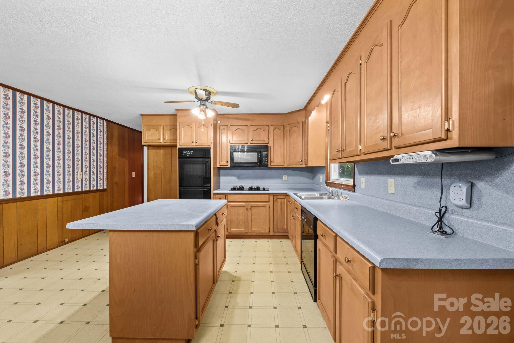 Kitchen - 117 Tremont Terrace, Bessemer City