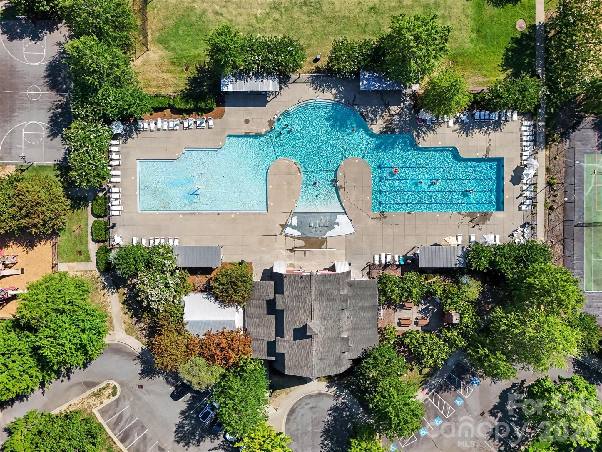 Amazing resort style pool! - 3324 Brackhill Street, Davidson