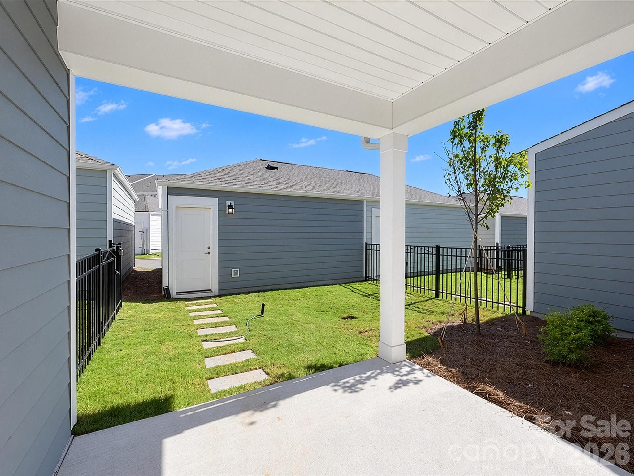 Townhouse at 10032 Mamillion Drive, Huntersville, photo 11 of 12