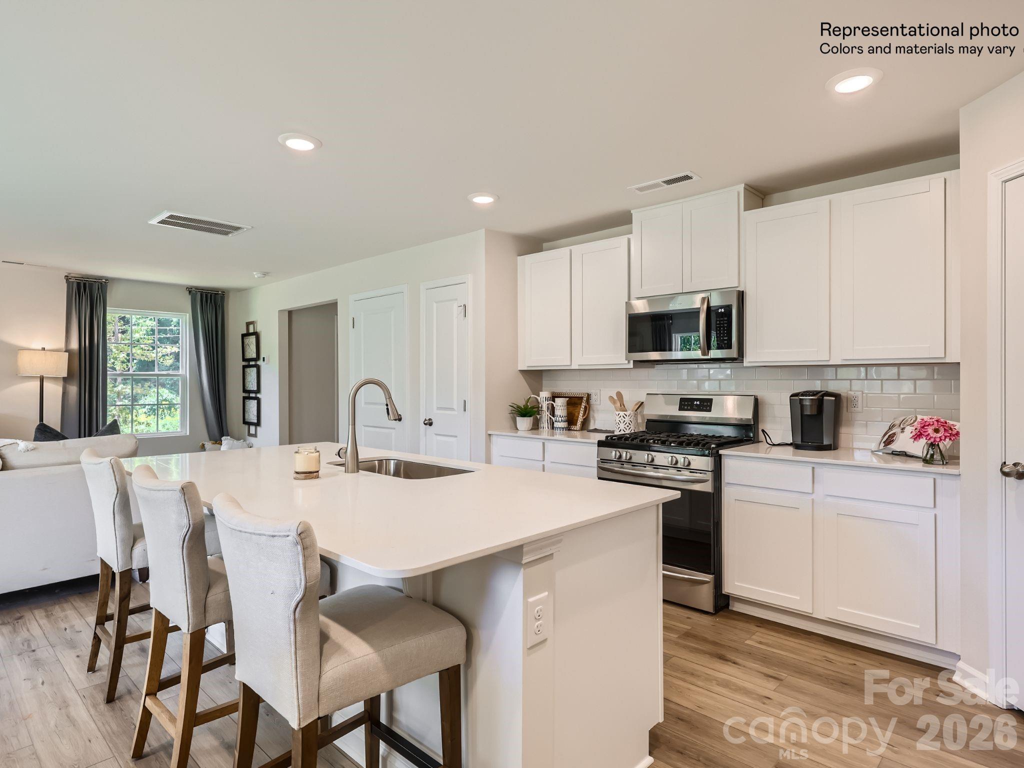 Single Family Residence at 4045 Oxford Glen Drive, Claremont, photo 5 of 7
