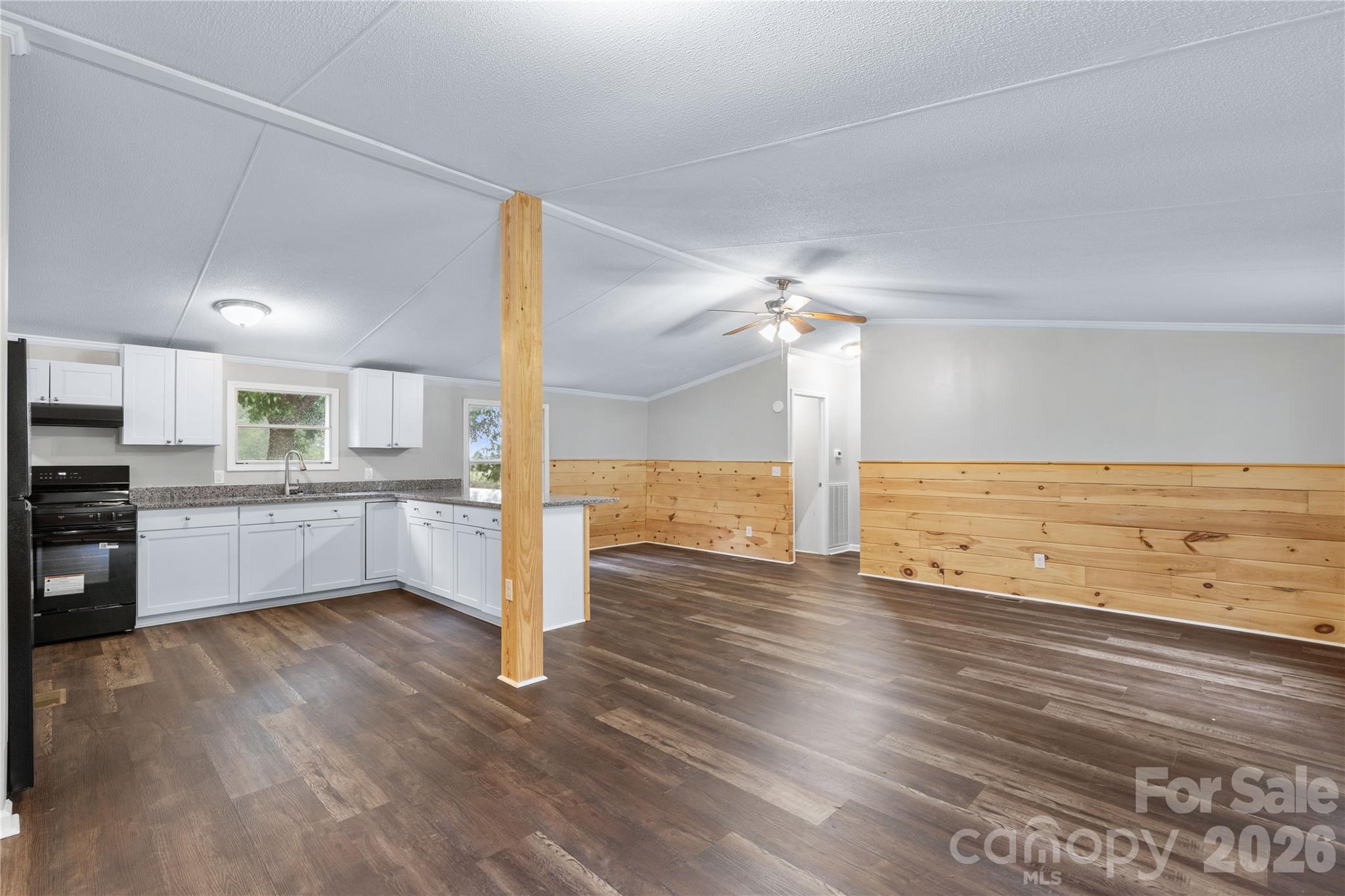 Single Family Residence at 6177 Shiloh Unity Road, Lancaster, photo 2 of 43