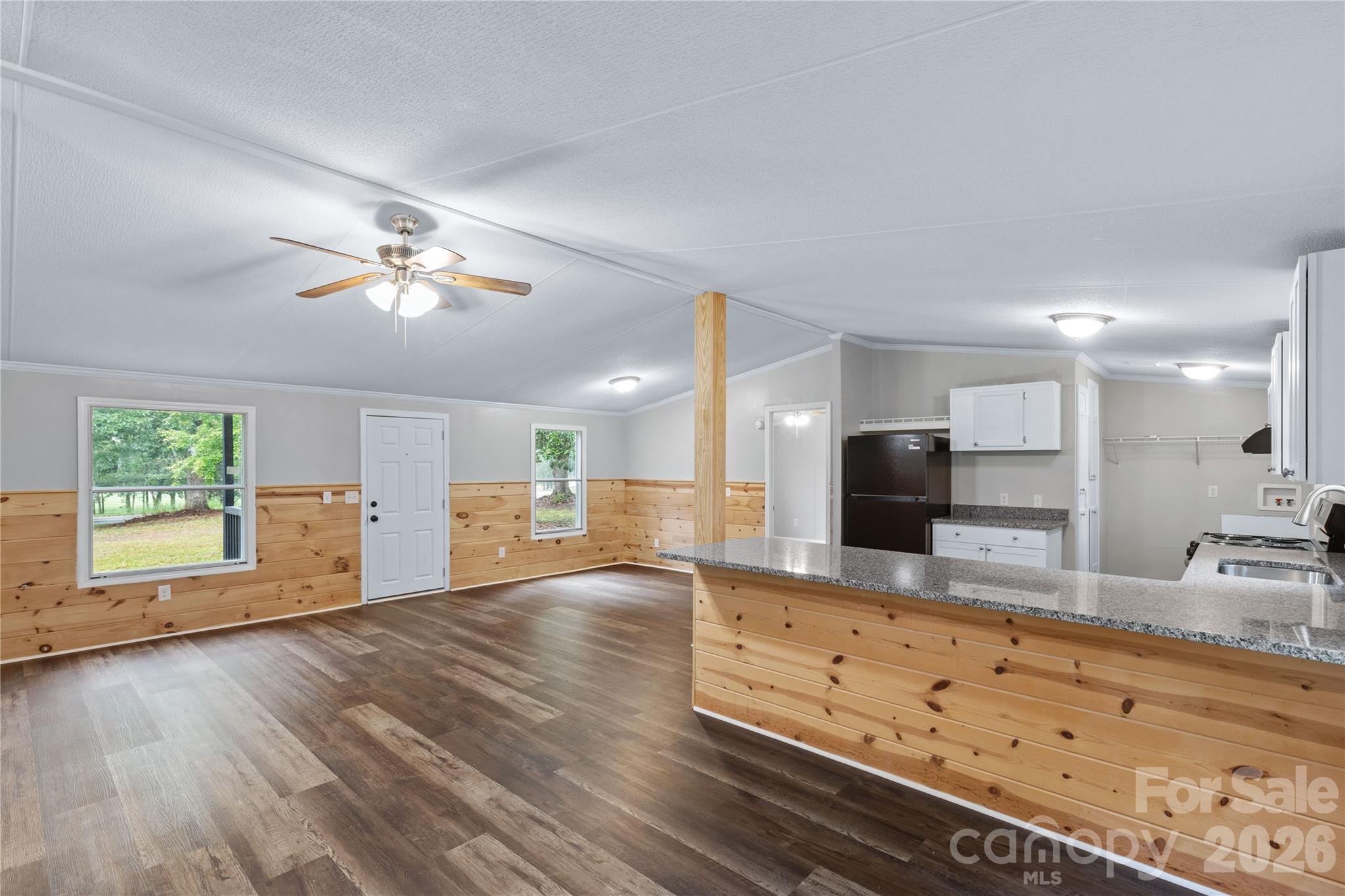 Single Family Residence at 6177 Shiloh Unity Road, Lancaster, photo 4 of 43