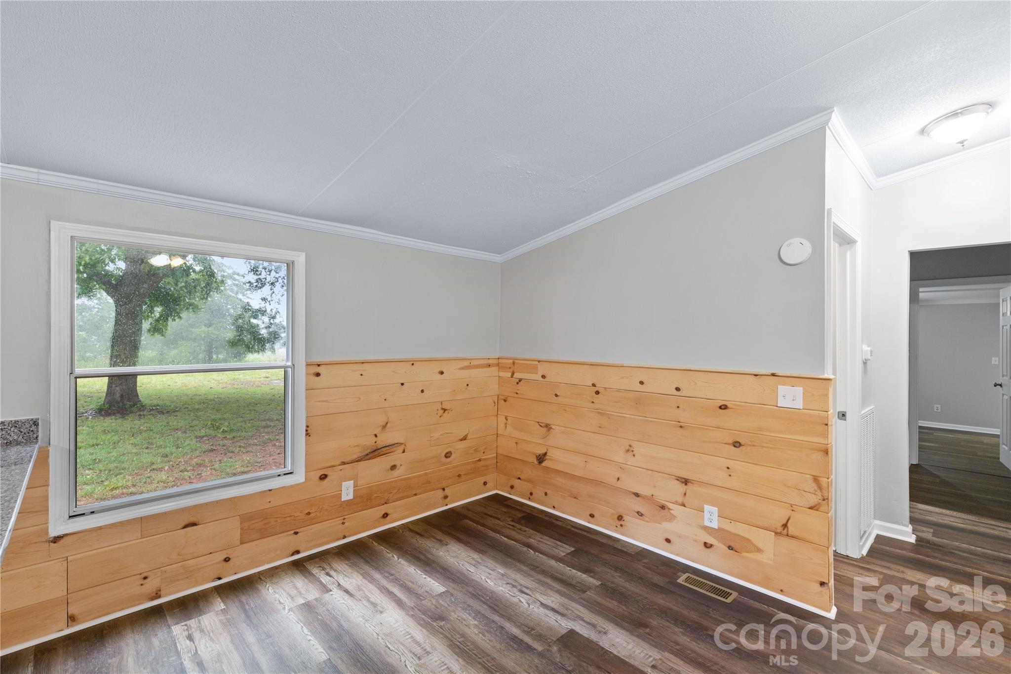 Single Family Residence at 6177 Shiloh Unity Road, Lancaster, photo 9 of 43