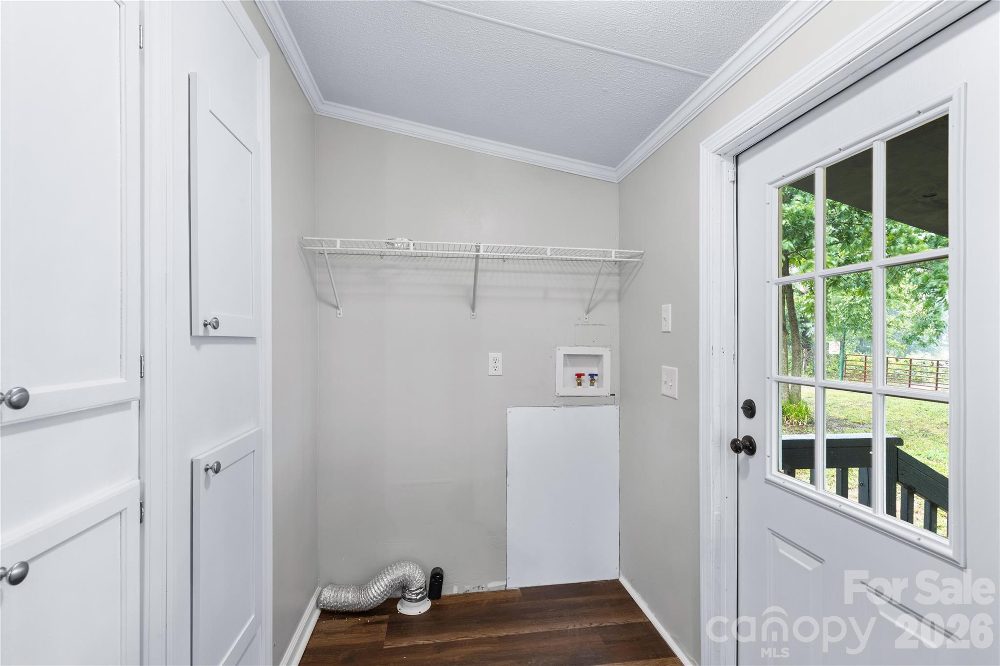 Single Family Residence at 6177 Shiloh Unity Road, Lancaster, photo 11 of 43