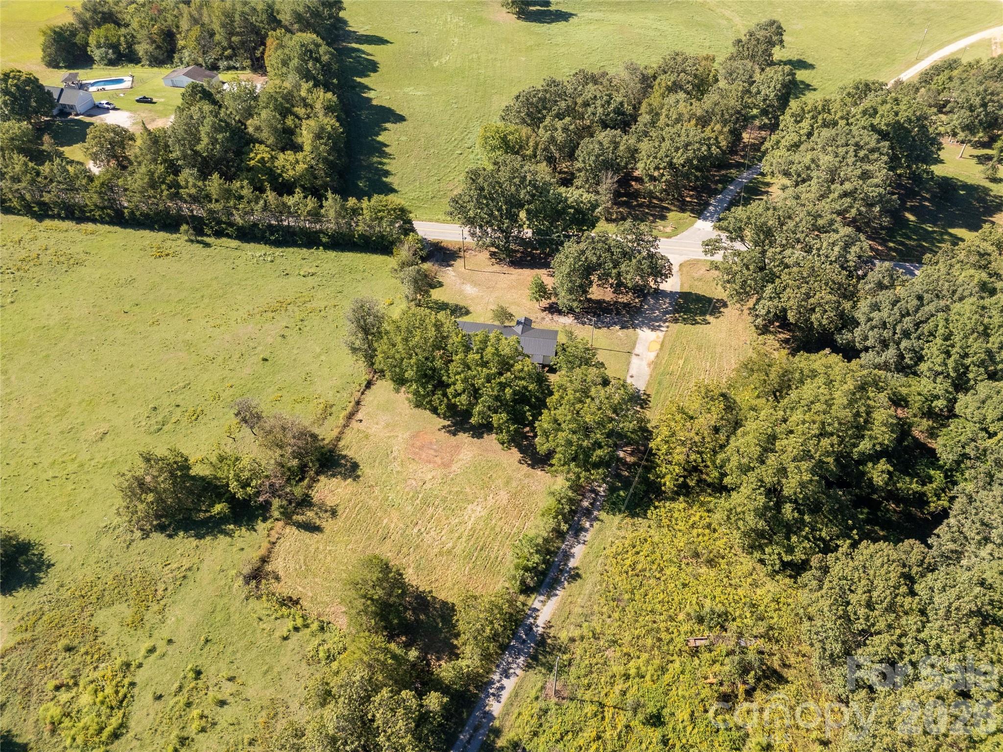 Single Family Residence at 6177 Shiloh Unity Road, Lancaster, photo 42 of 43