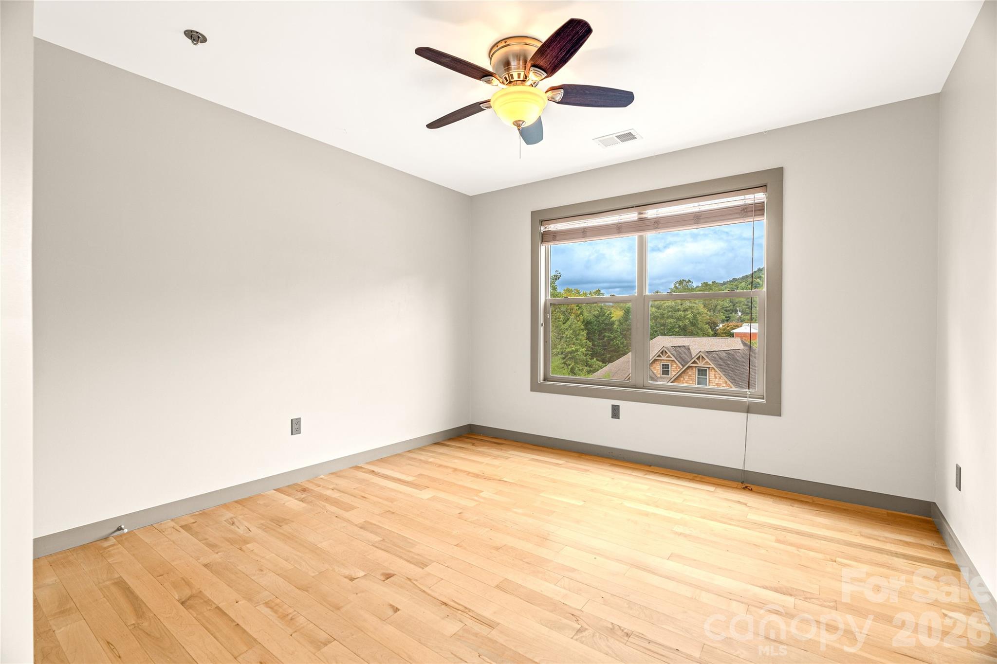 2nd Bedroom - 408 Old Haw Creek Road, Asheville