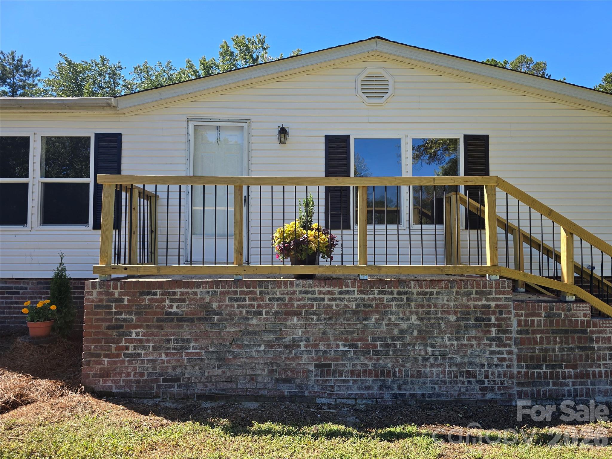 Single Family Residence at 660 Childers Road, Cleveland, photo 2 of 44