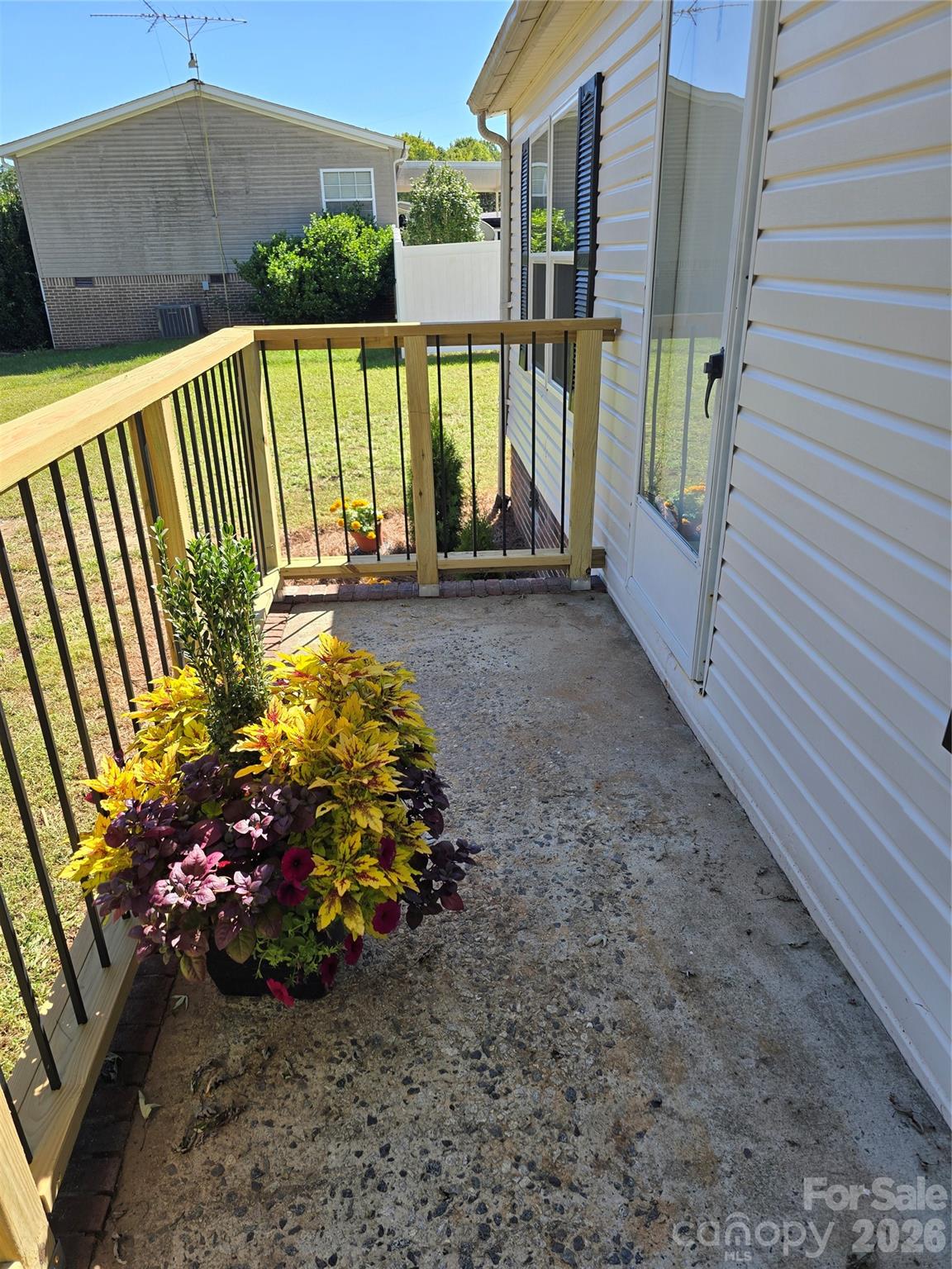 Single Family Residence at 660 Childers Road, Cleveland, photo 3 of 44