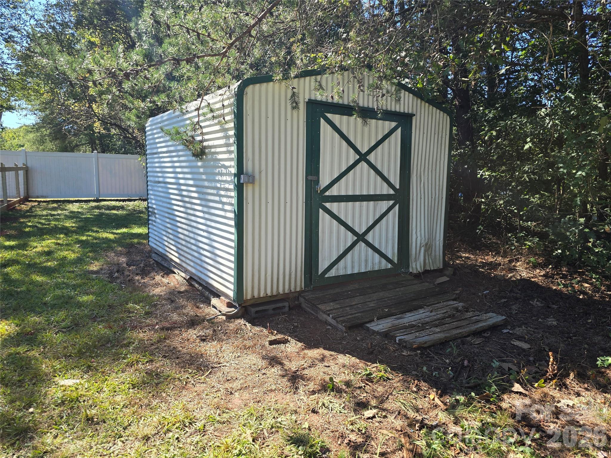 Outbuilding - 660 Childers Road, Cleveland