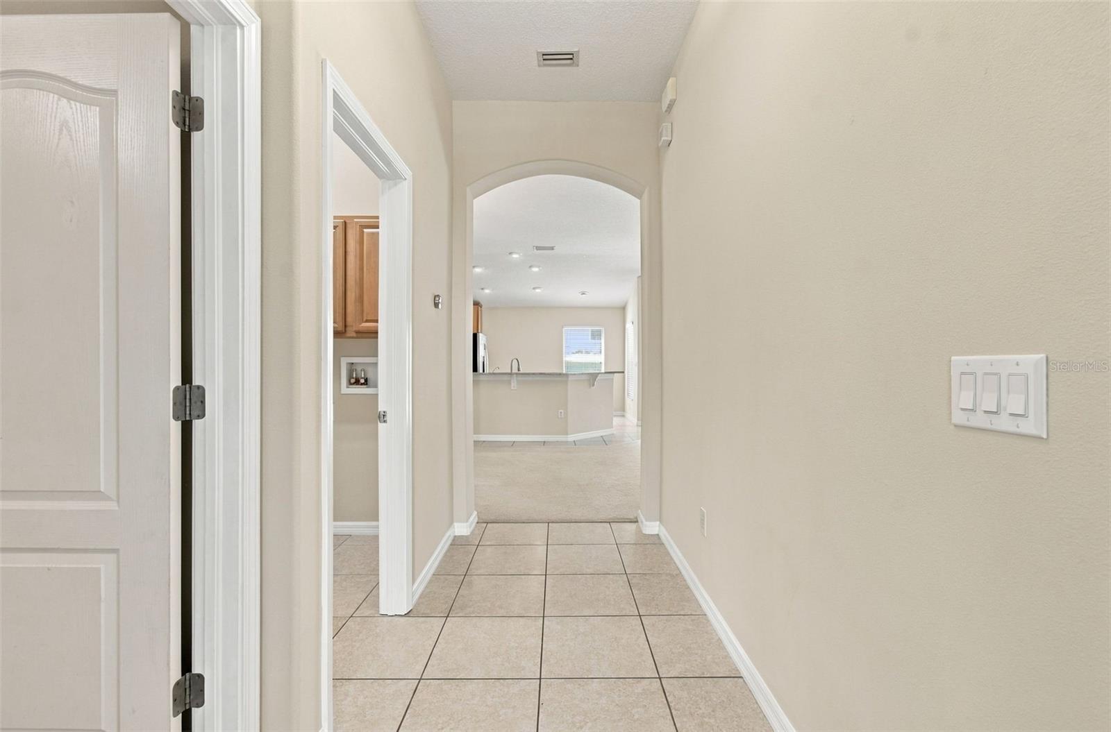 Single Family Residence at 10603 LIBERTY BELL DR, TAMPA, photo 4 of 37
