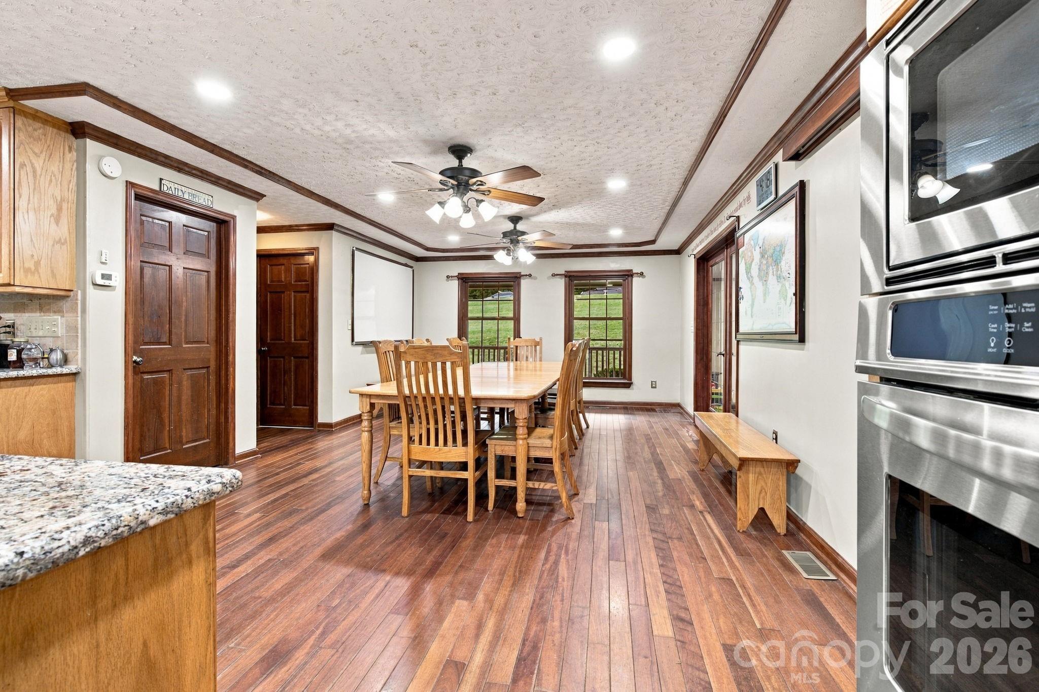 Dining area - 1345 Shirebourn None, Hickory