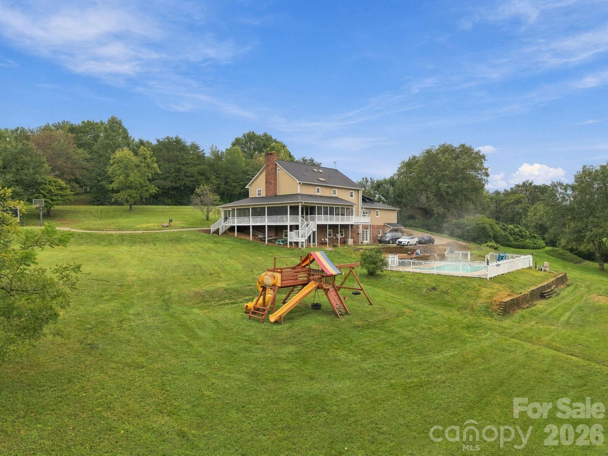 Single Family Residence at 1345 Shirebourn None, Hickory, photo 40 of 48