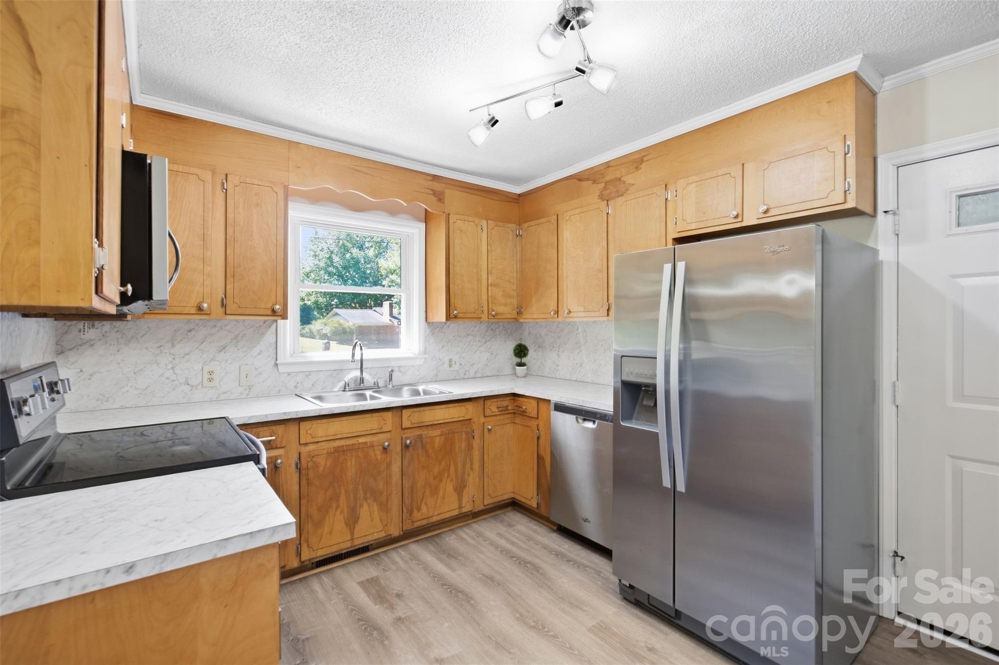 Kitchen - 424 Holland Drive, Statesville