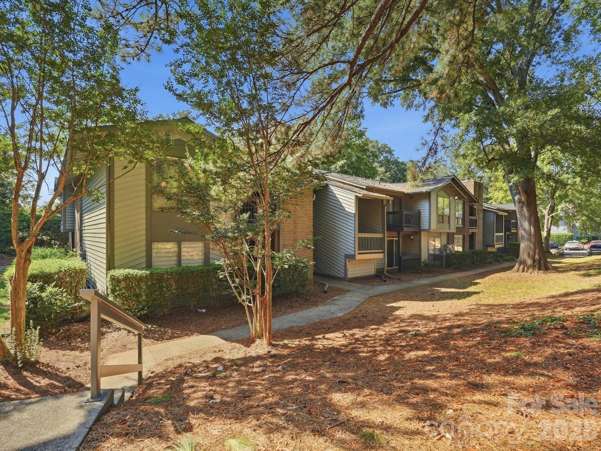 Condominium at 5024 Sardis Road, Charlotte, photo 6 of 36