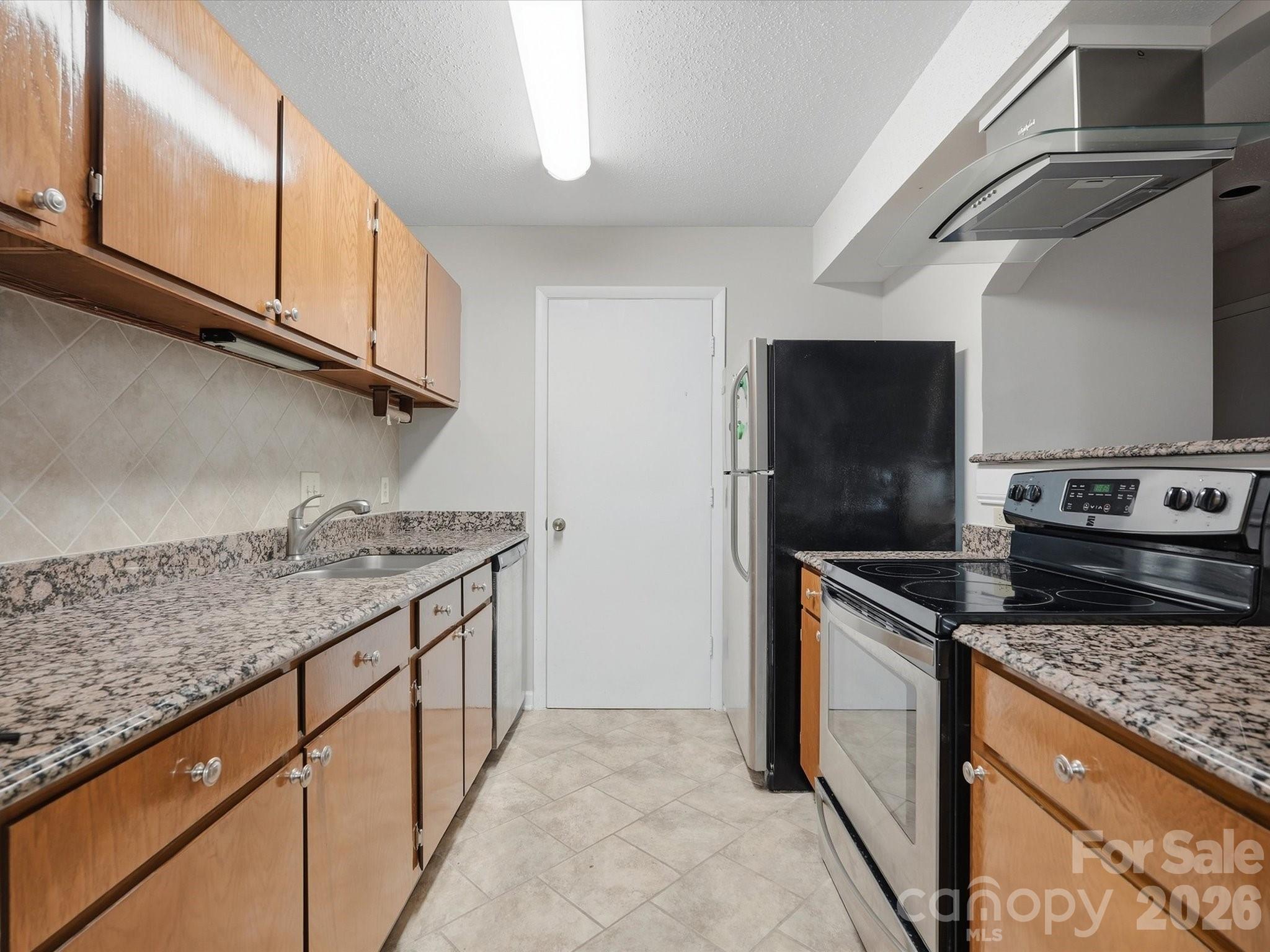 Condominium at 5024 Sardis Road, Charlotte, photo 14 of 36