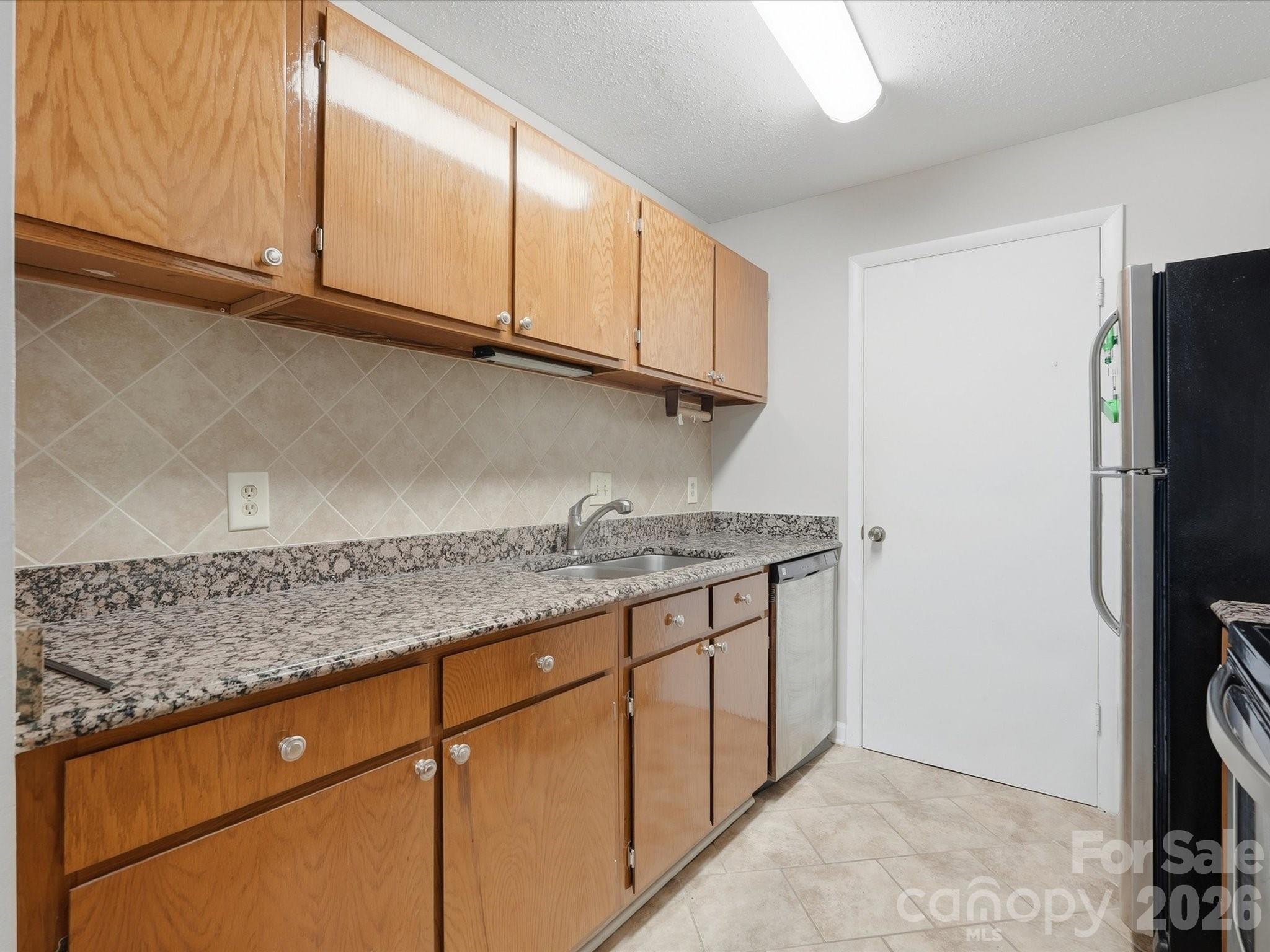 Condominium at 5024 Sardis Road, Charlotte, photo 15 of 36