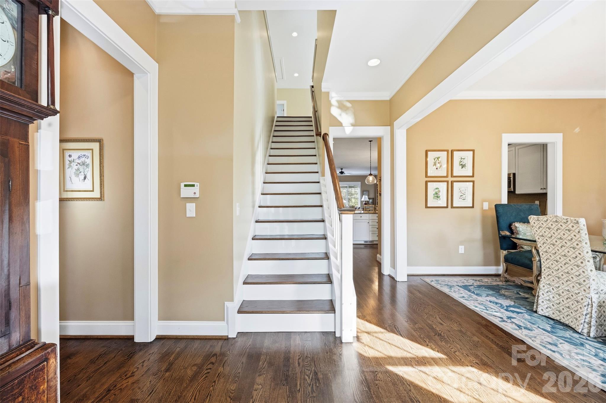 Entry - 240 Hawthorne Park Avenue, Belmont