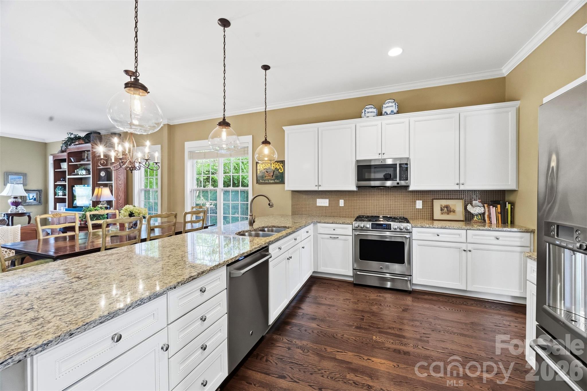 Kitchen - 240 Hawthorne Park Avenue, Belmont