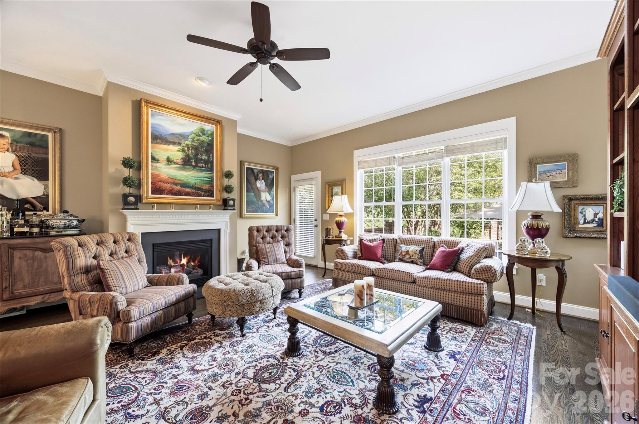 Living room - 240 Hawthorne Park Avenue, Belmont