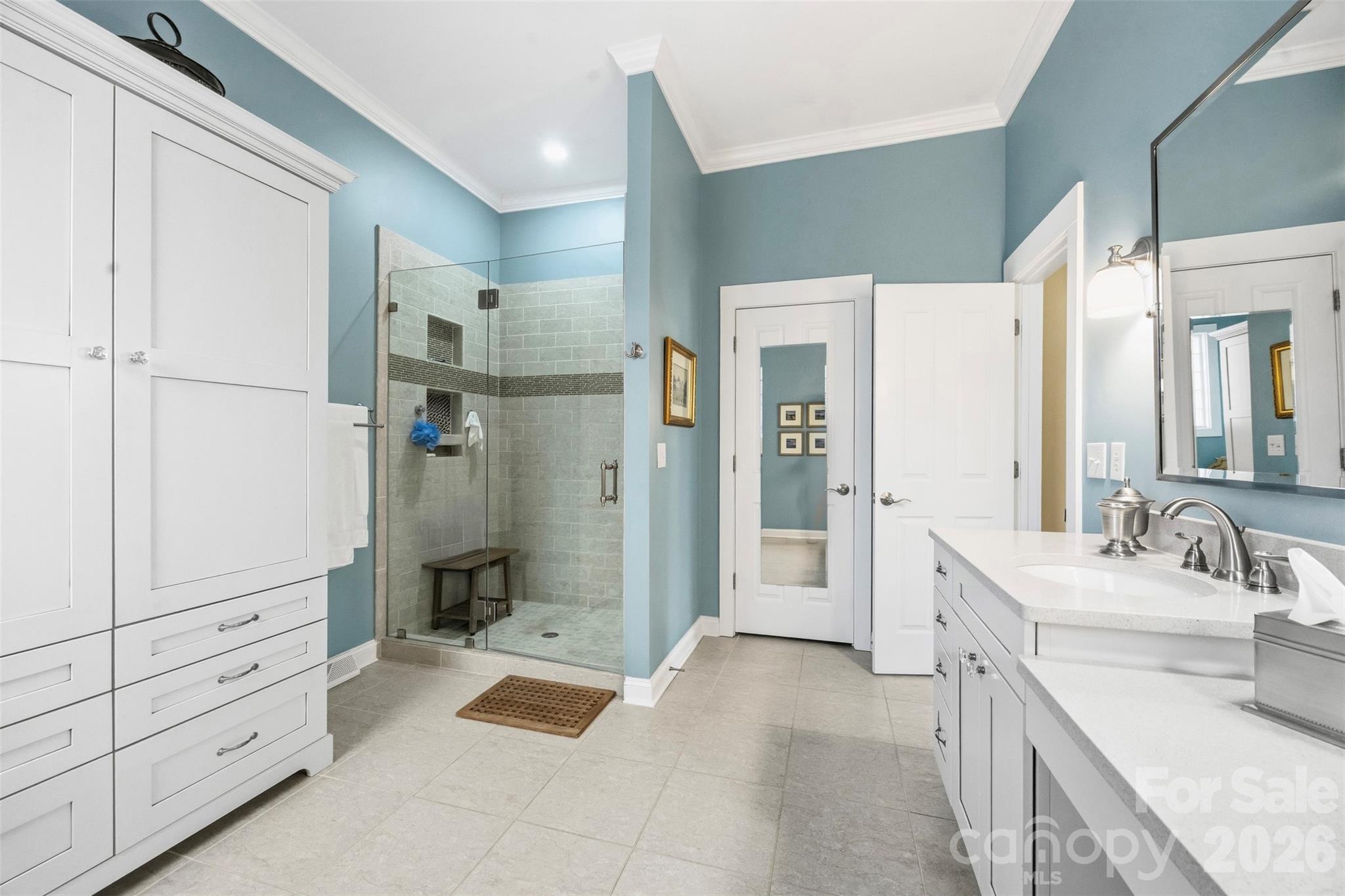 Primary bathroom - 240 Hawthorne Park Avenue, Belmont