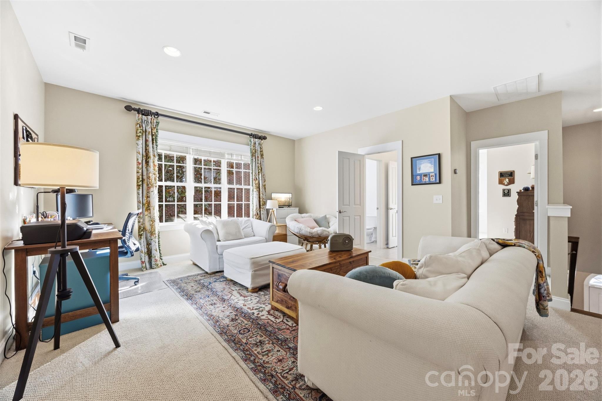 Loft - 240 Hawthorne Park Avenue, Belmont