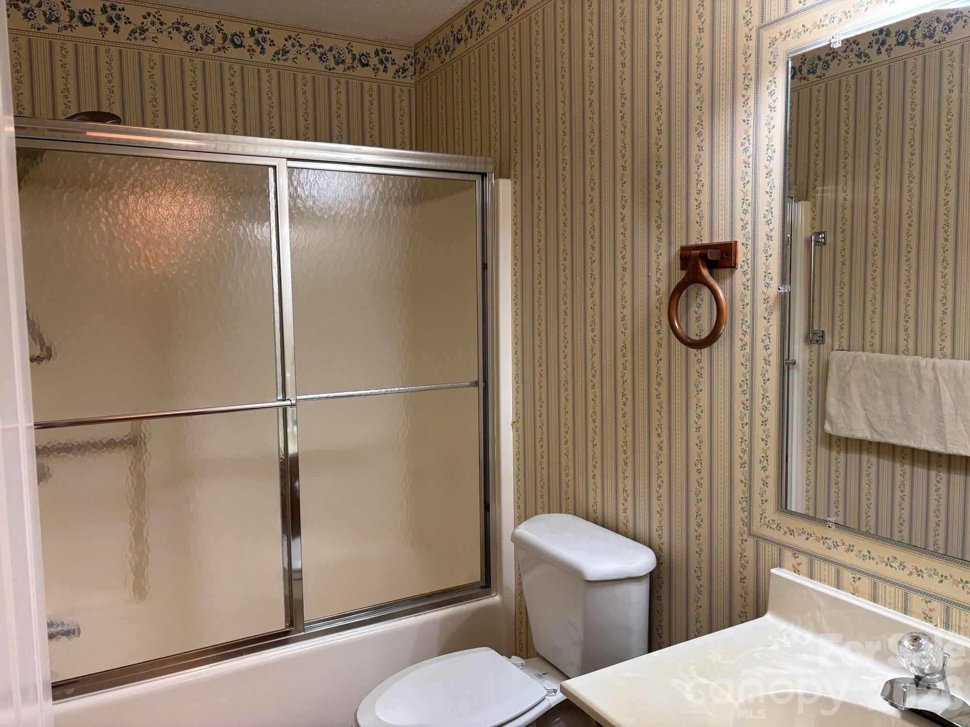 Condominium at 655 Overlook Drive, Spruce Pine, photo 17 of 27